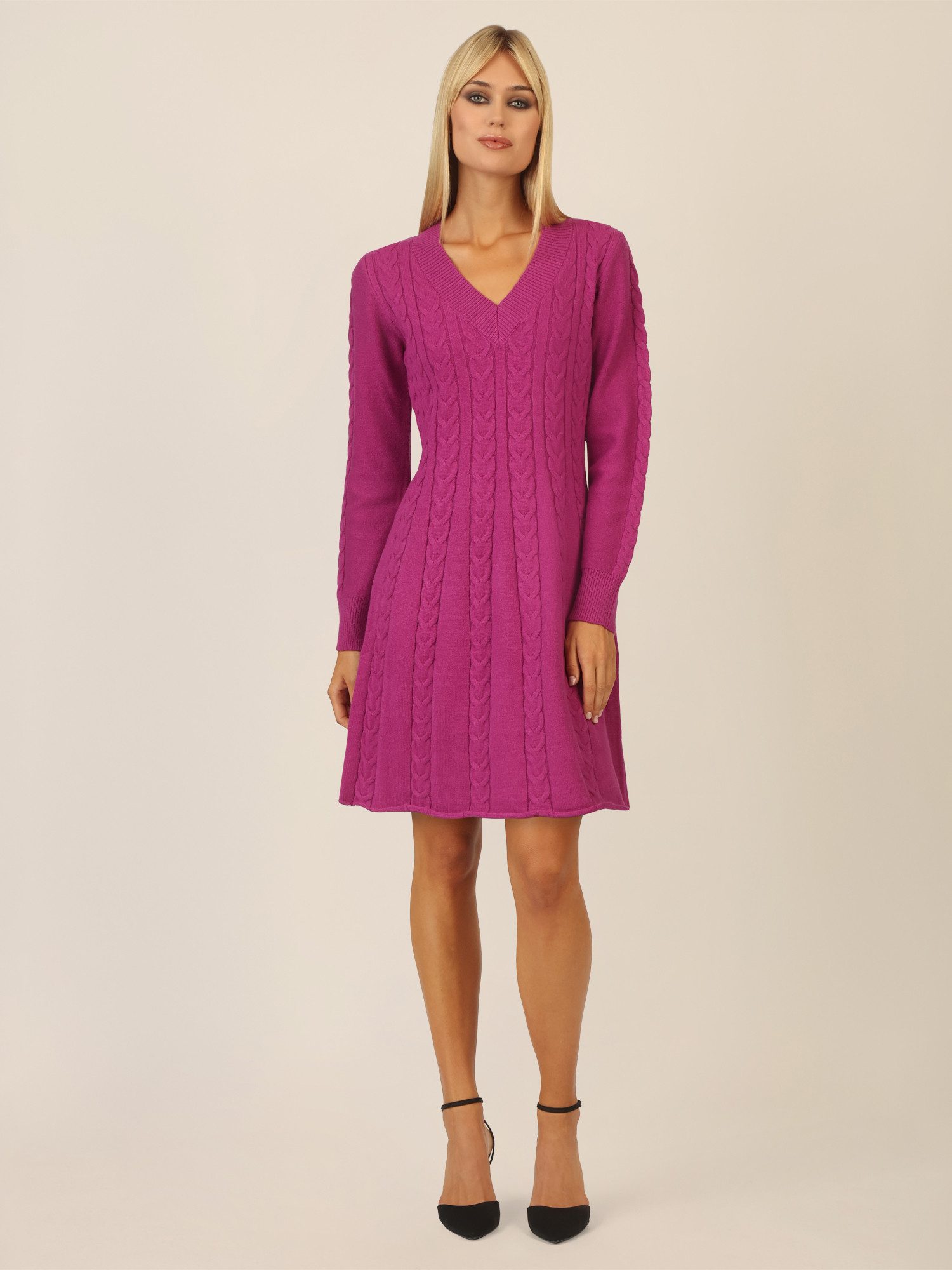 Apart Strickkleid mit Zopfmuster und V-Ausschnitt günstig online kaufen