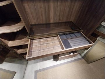 JVmoebel Kleiderschrank Schlafzimmer Design Möbel Kleiderschrank Luxus Holz Braun