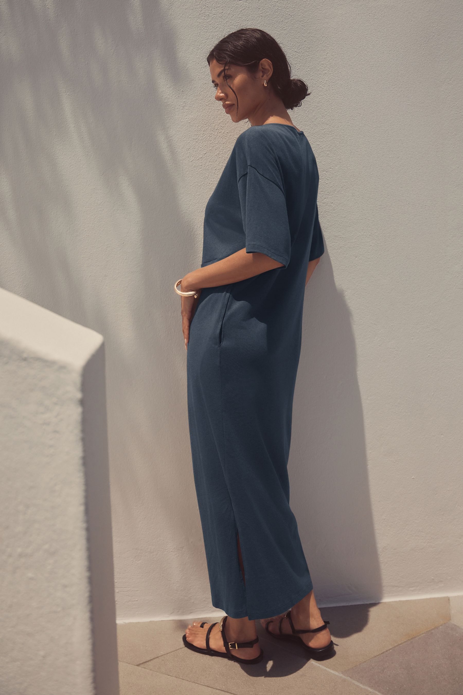 Next Shirtkleid Sommerliches T-Shirtkleid mit Drehung, Kurzgröße (1-tlg)