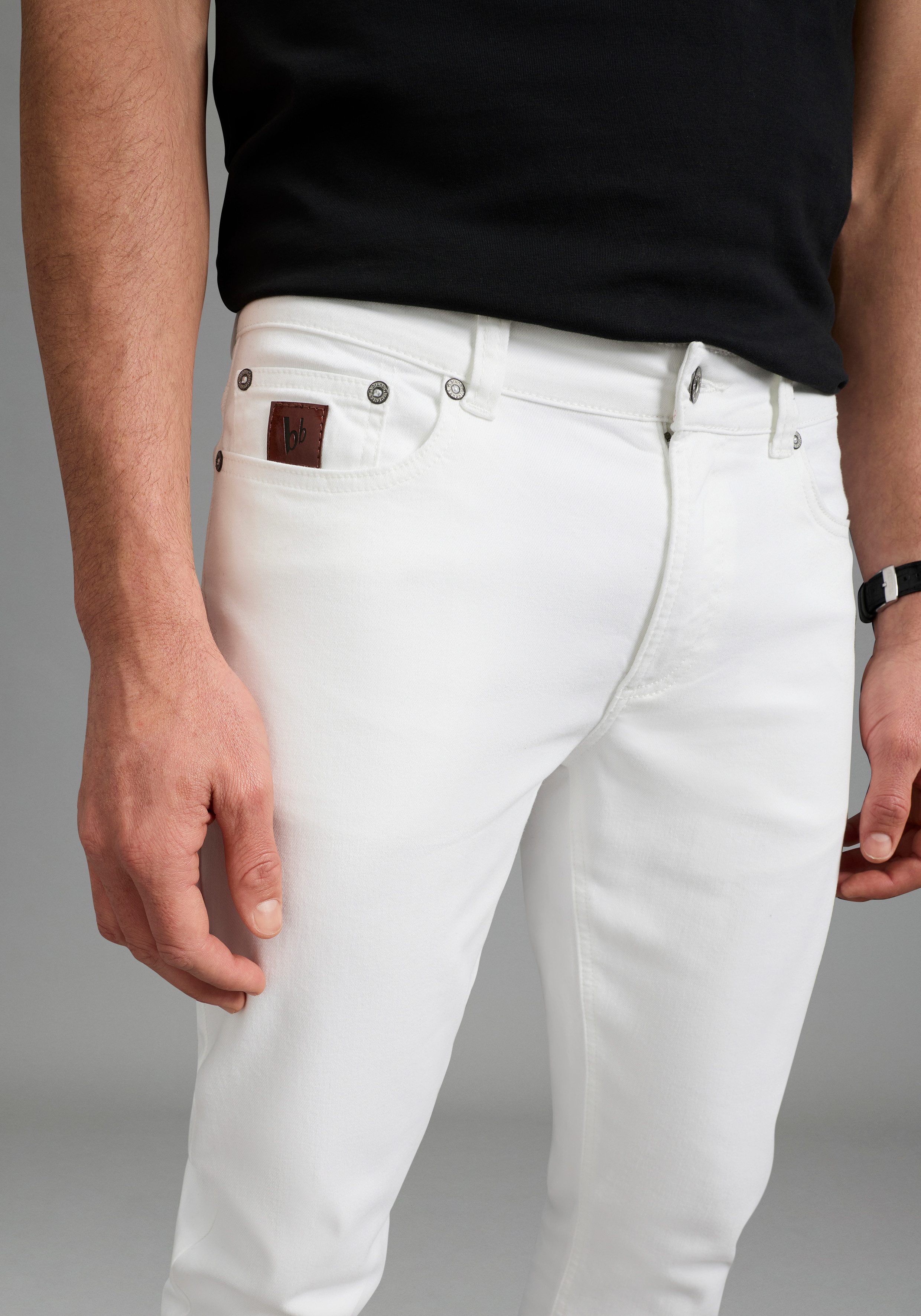 Bruno Banani Straight-Jeans Hutch gerade geschnittenes Bein, niedrige Leibhöhe, reguläre Passform