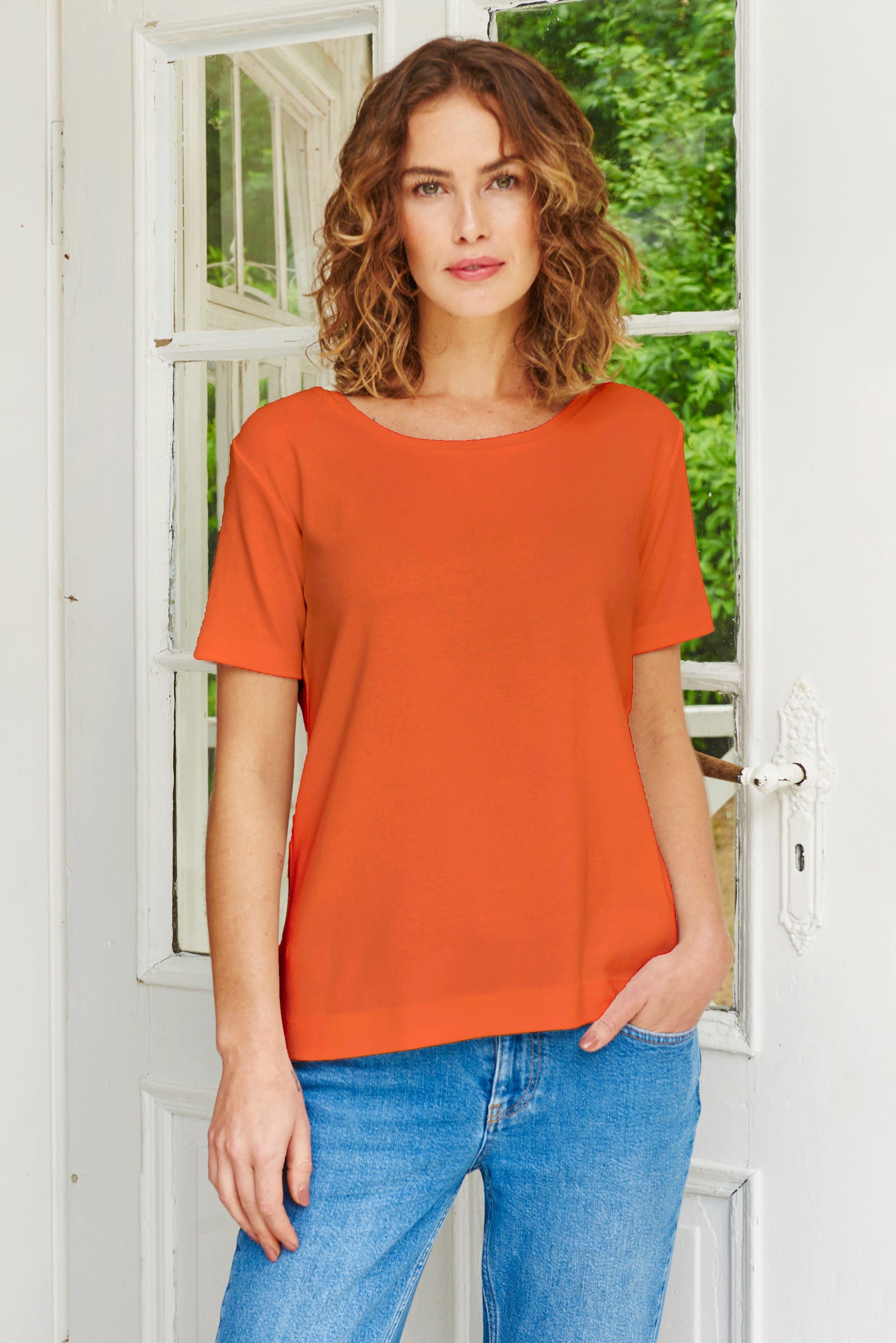 Himalaya Clothing Kurzarmshirt Basic T-Shirt Damen "Alma" mit Rundhalsausschnitt aus Bio-Baumwolle Vielseitiges Shirt mit hohem Tragekomfort – Bild 3 von 3