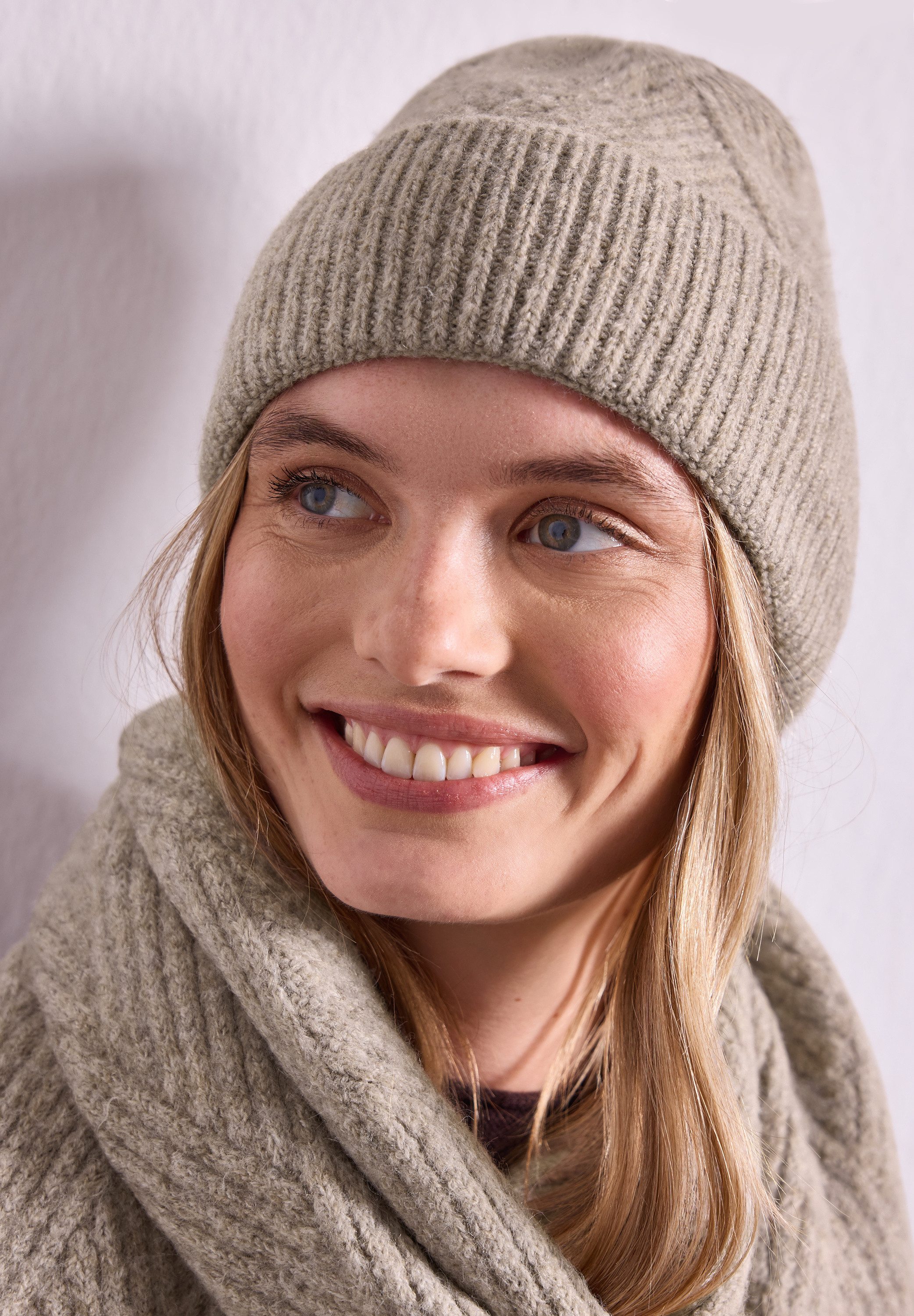STREET ONE Strickmütze aus softem Materialmix