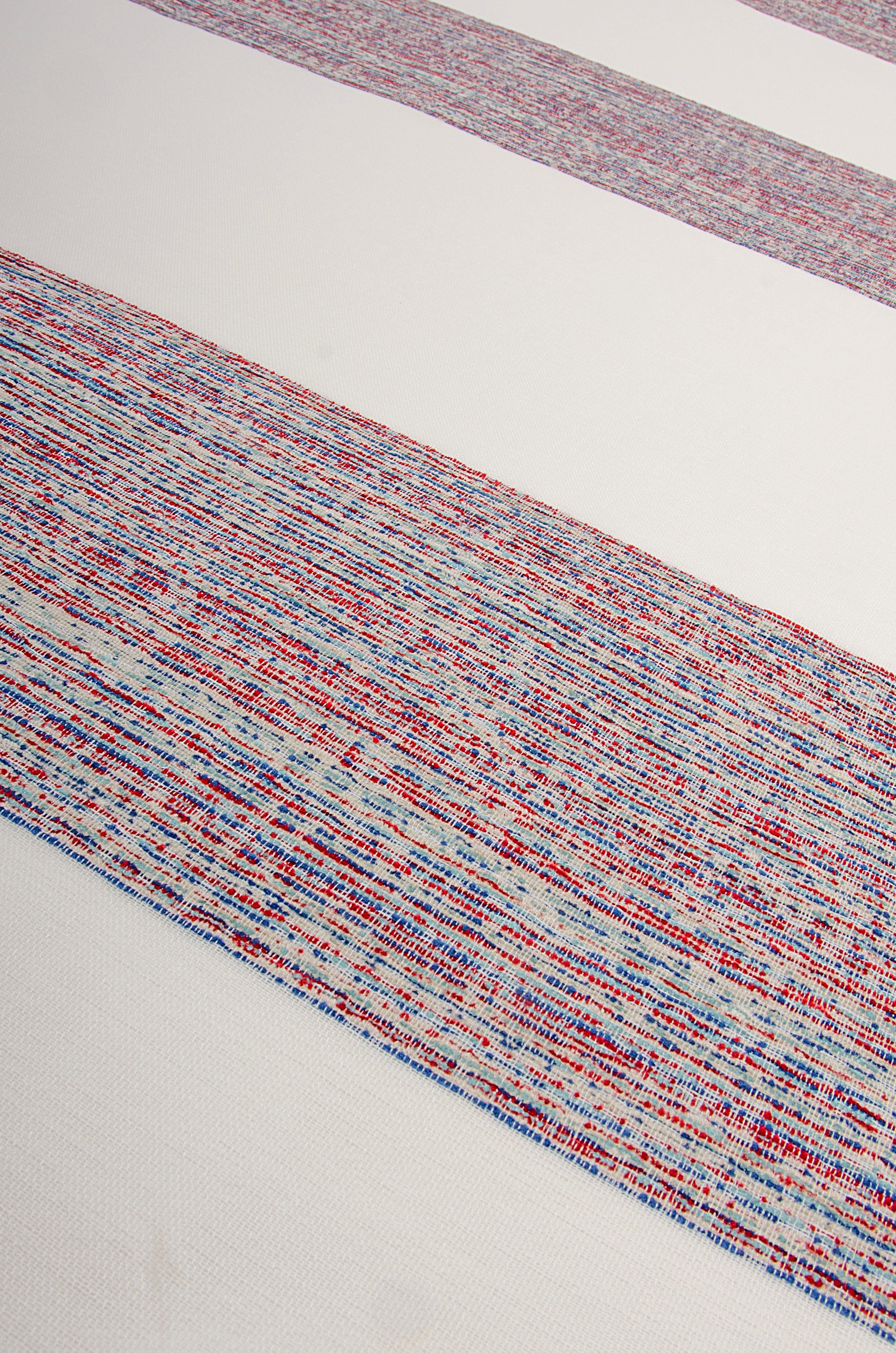 Vorhang Cara, Neutex moderner for (1 Streifen St), you!, Ösen Jacquard, Effektstruktur mit rot halbtransparent