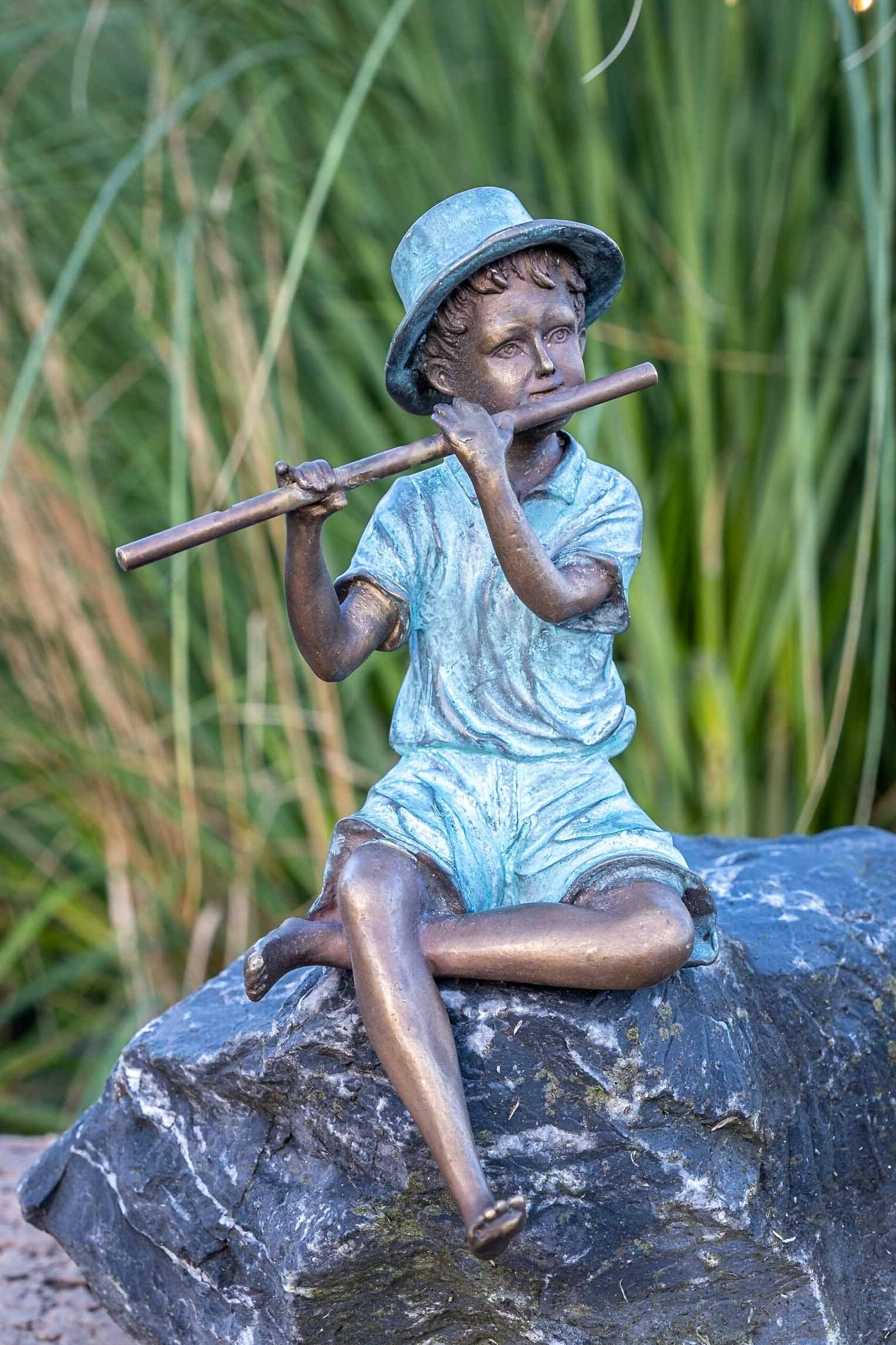 Flöte, mit Bronze IDYL Junge Bronze-Skulptur Gartenfigur IDYL