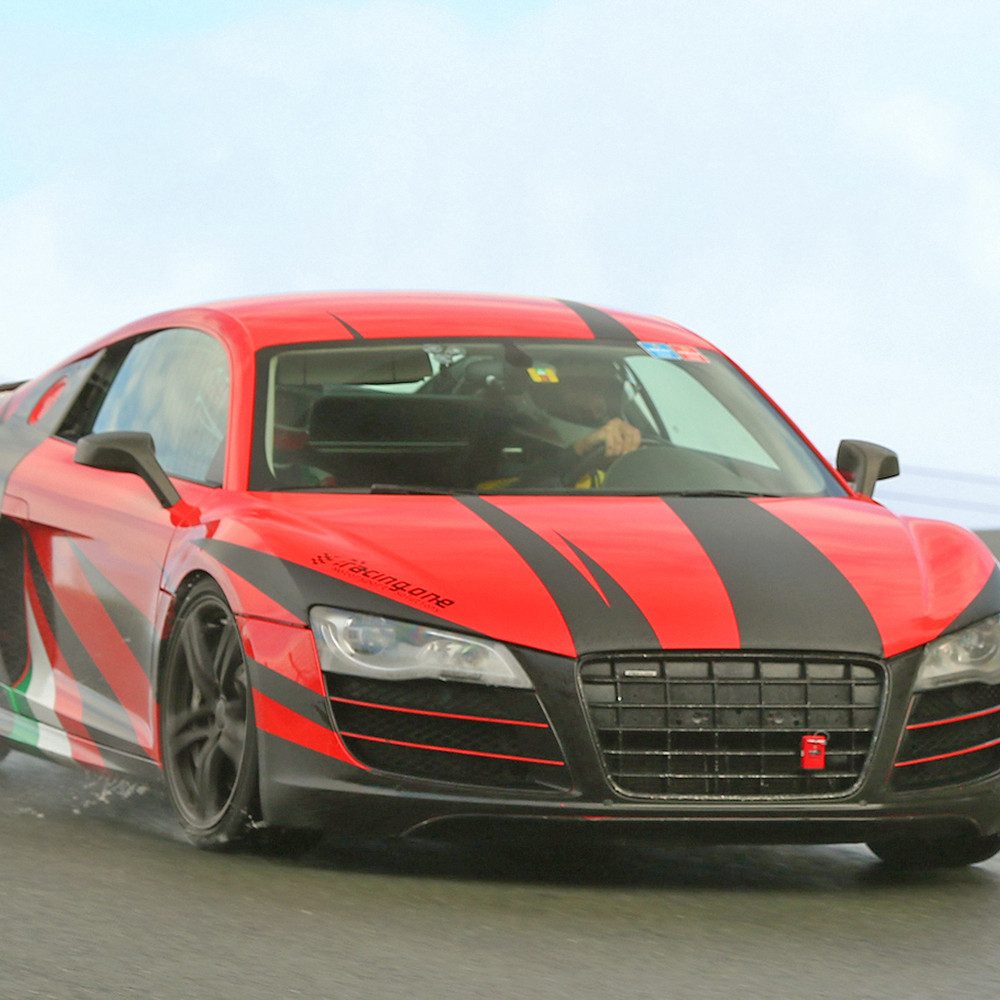 Jochen Schweizer Erlebnisgutschein Audi R8 Renntaxi, Dieses Taxi bringt jedes Taxameter zum glühen.