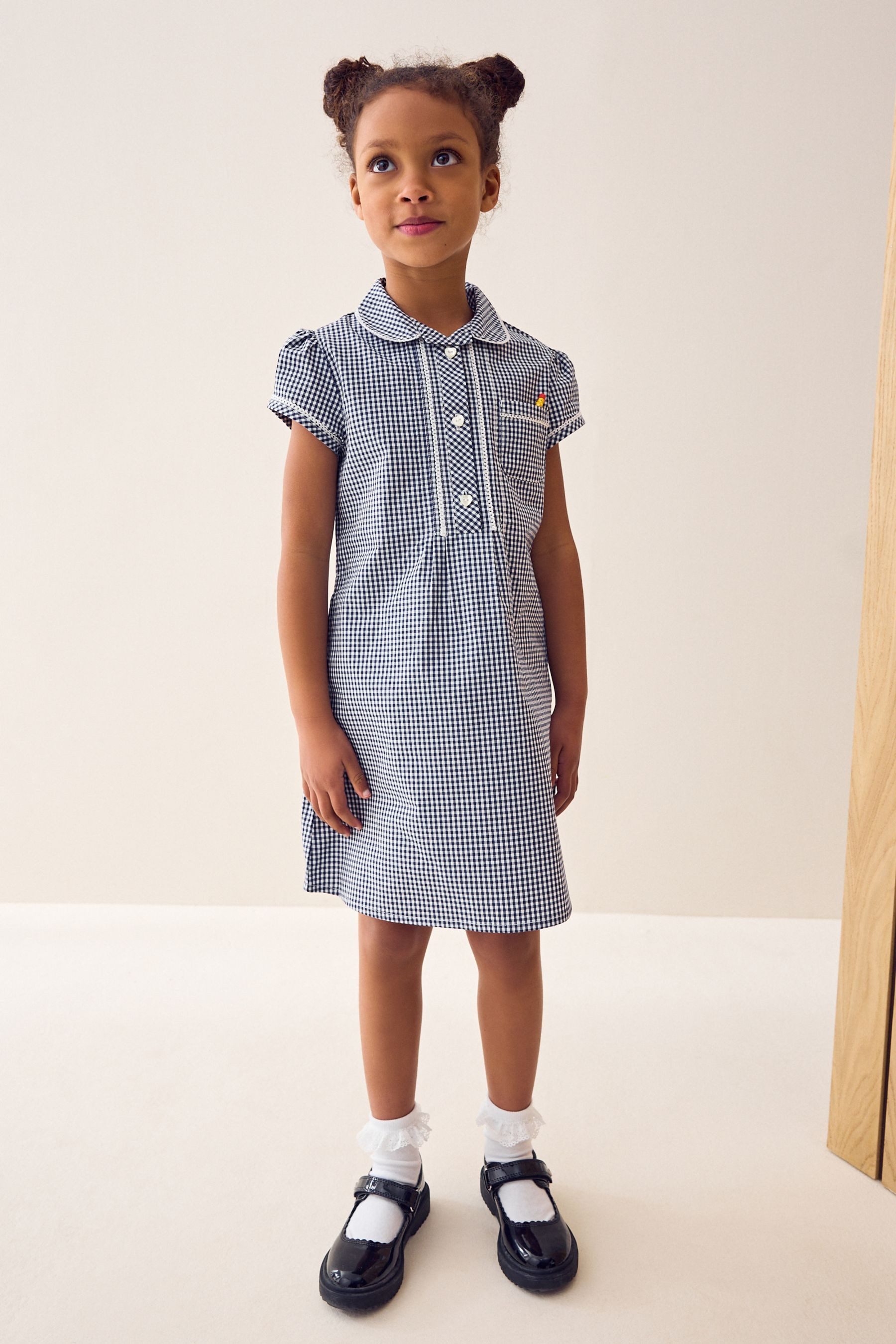Next Karokleid Kleid mit Vichykaros, Knopfleiste + Spitzenbesatz (1-tlg)