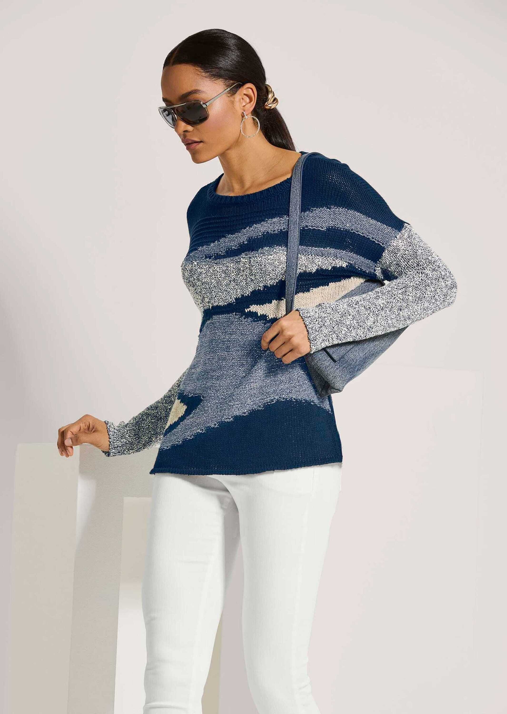MADELEINE Strickpullover Rundhals-Pullover mit grafischem Muster Modernes Design mit kontrastreichen Intarsien-Elementen