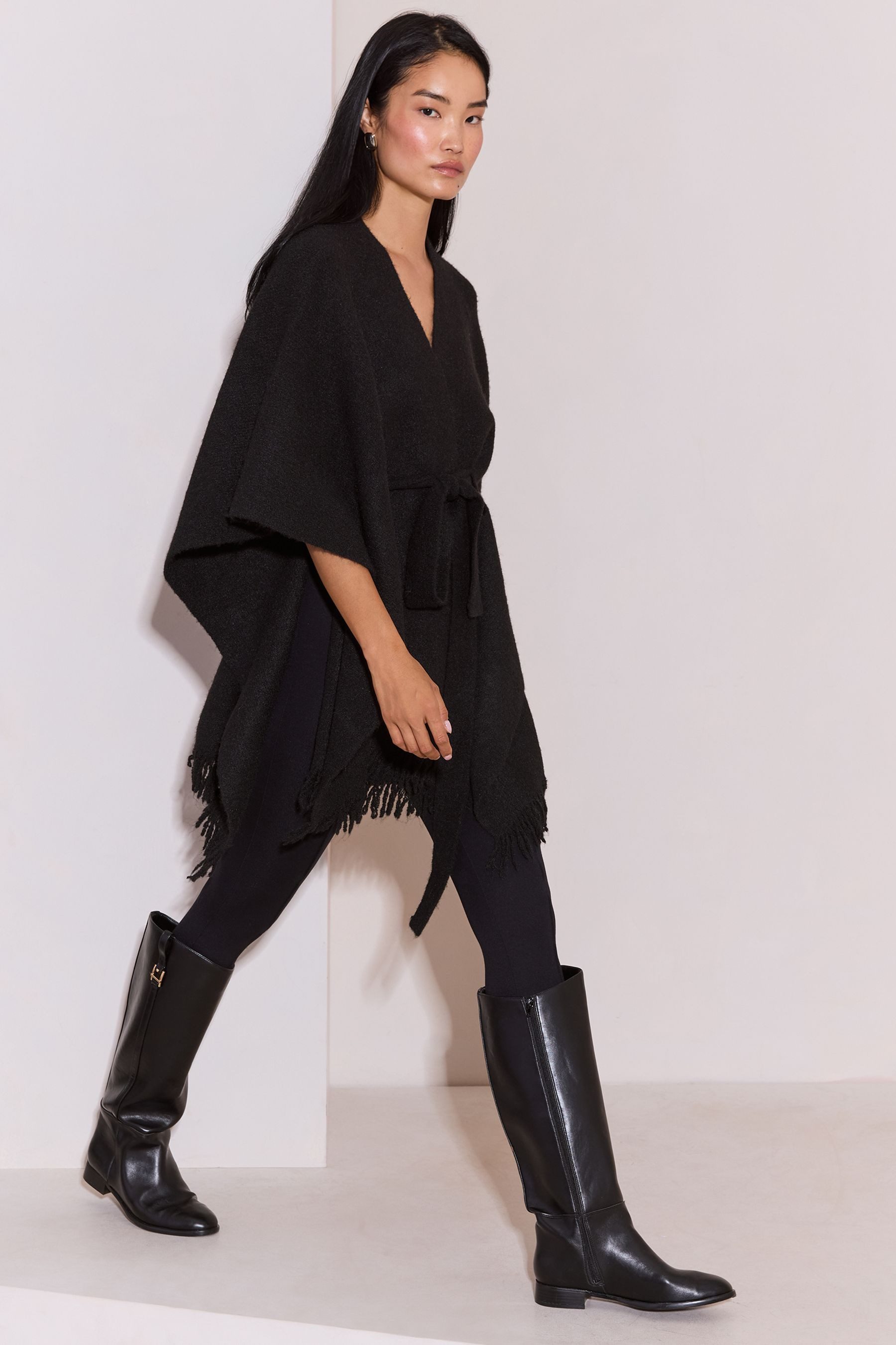 LIPSY Poncho Lipsy Weicher Cape-Poncho mit Fransen und Gürtel (1-St) – Bild 2 von 4