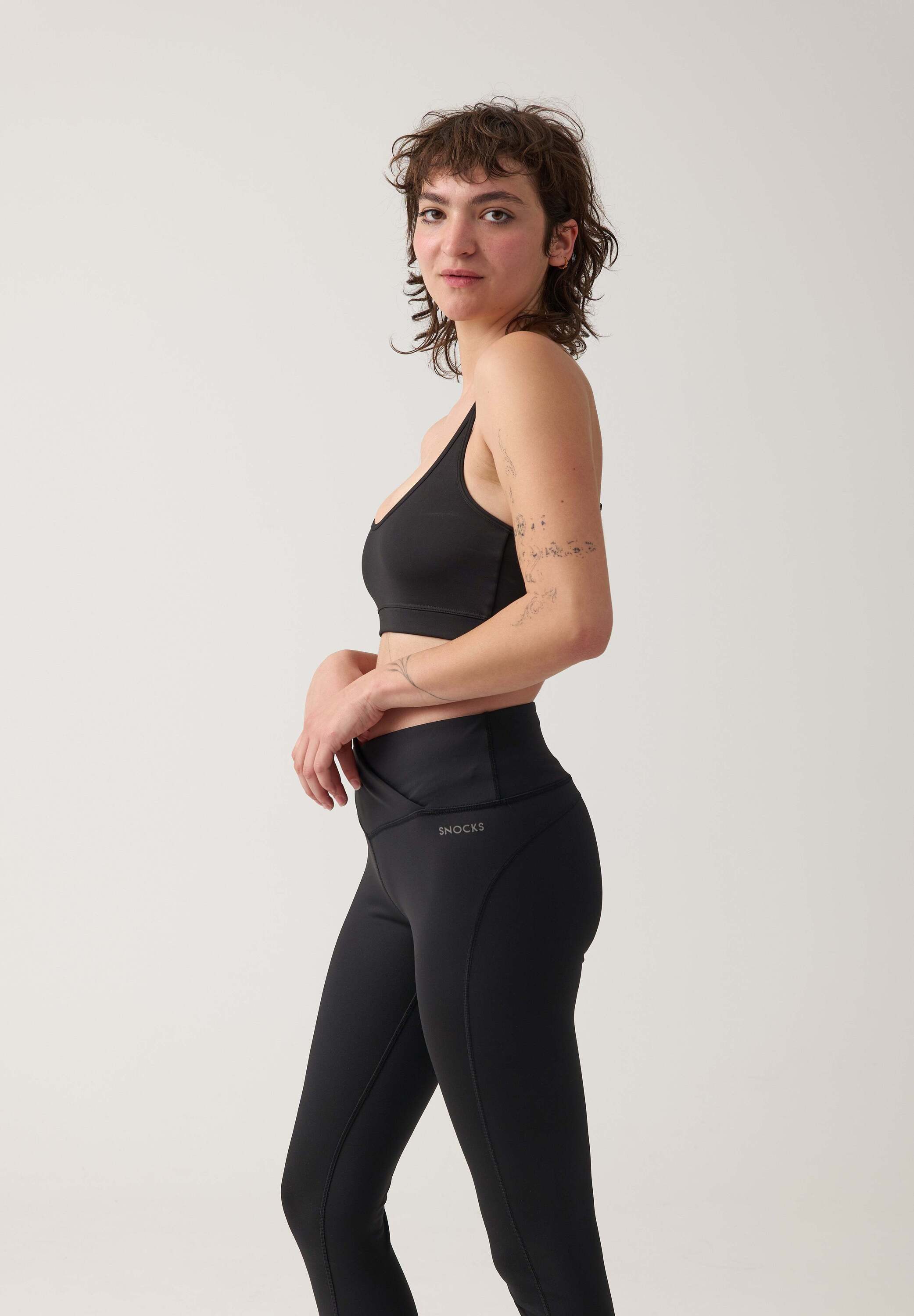 SNOCKS Highwaist Leggings Sporttights mit V Cross (1-tlg) ohne kratzenden Zettel, schnelltrocknend und komfortabel