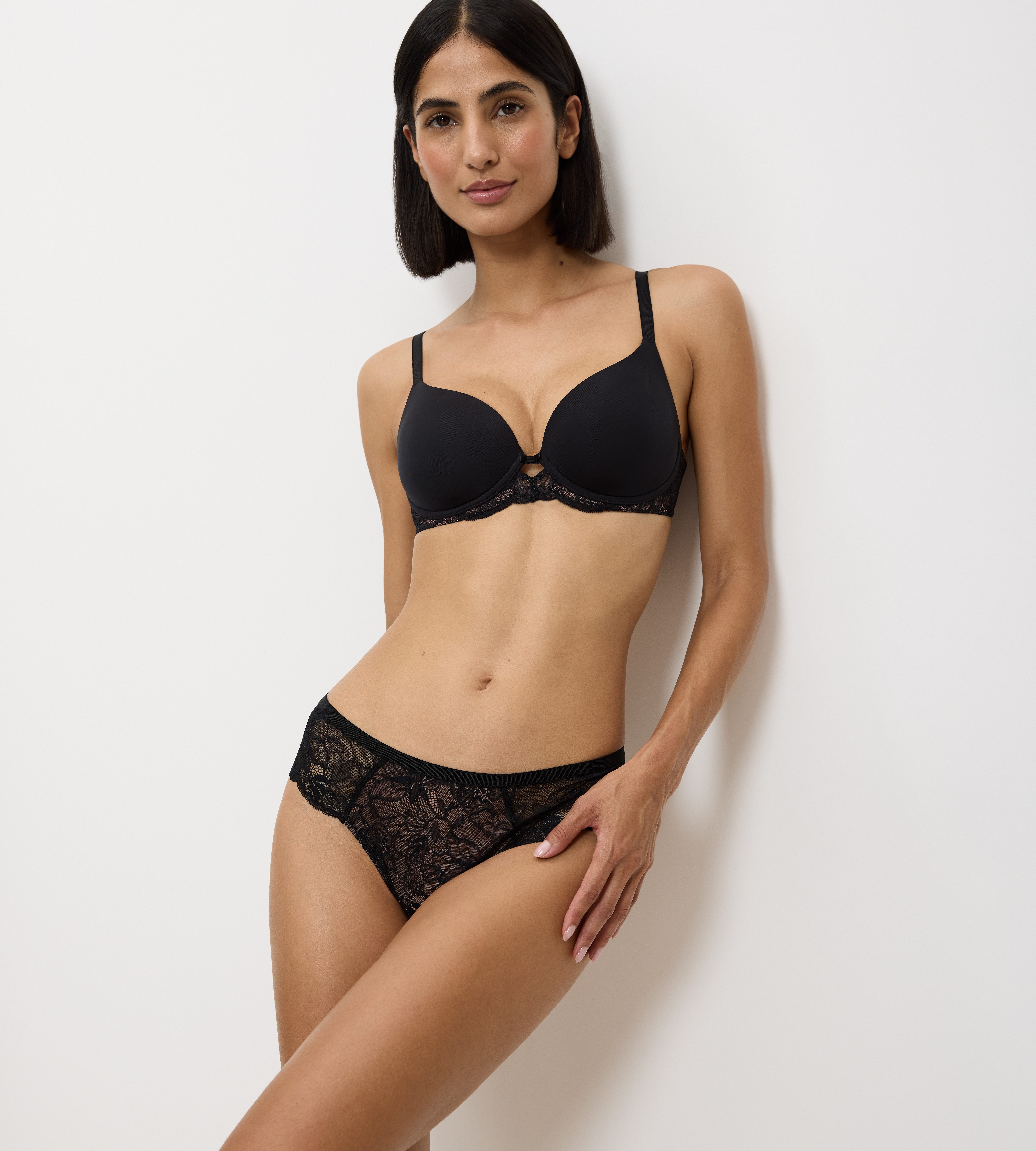 Triumph Bügel-BH Amourette Charm WHP01 mit Stretch-Spitze und nahtlos vorgeformten Cups