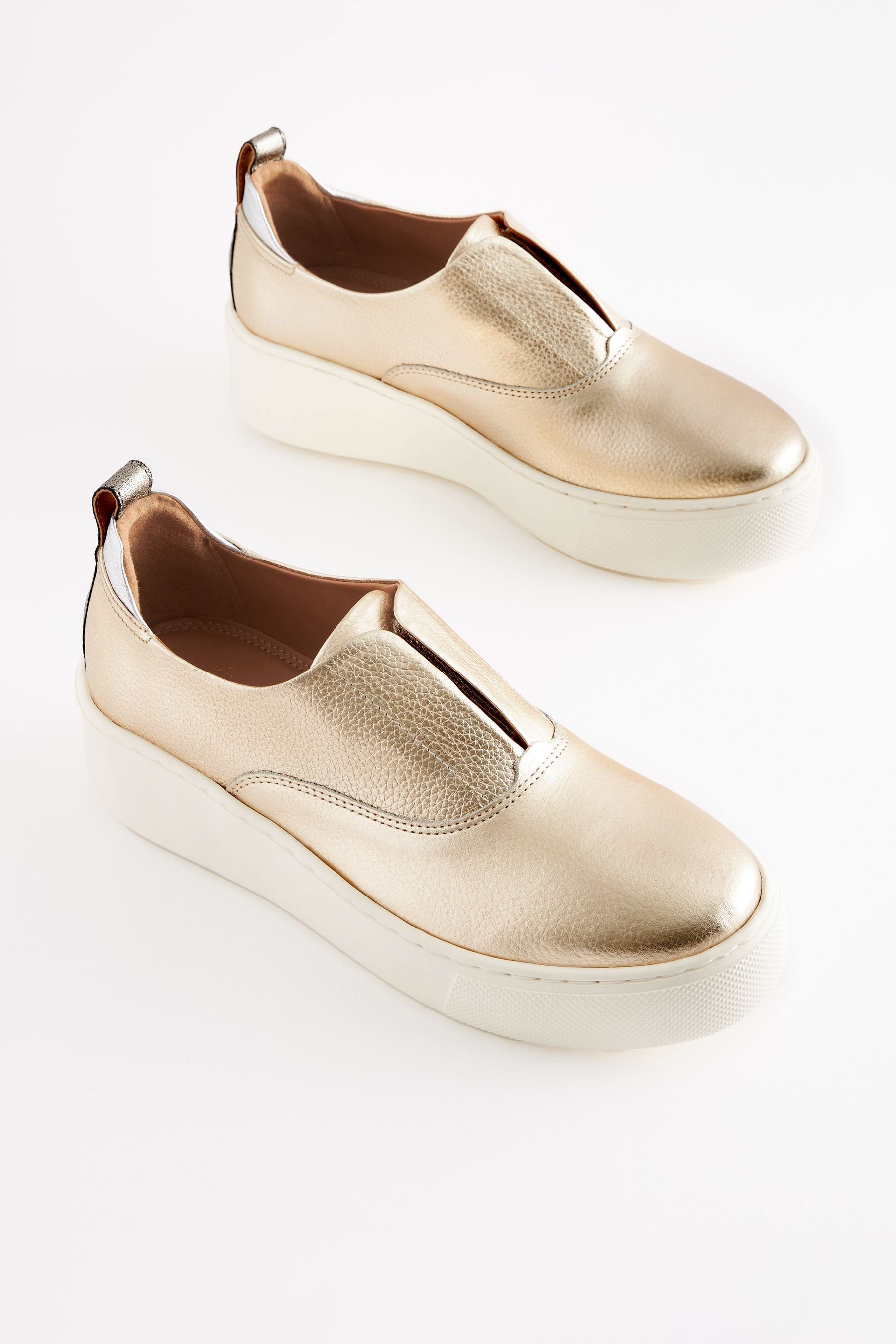 Signature Sneaker Keilabsatz mit Gold Next Slip-in-Sneaker (1-tlg)