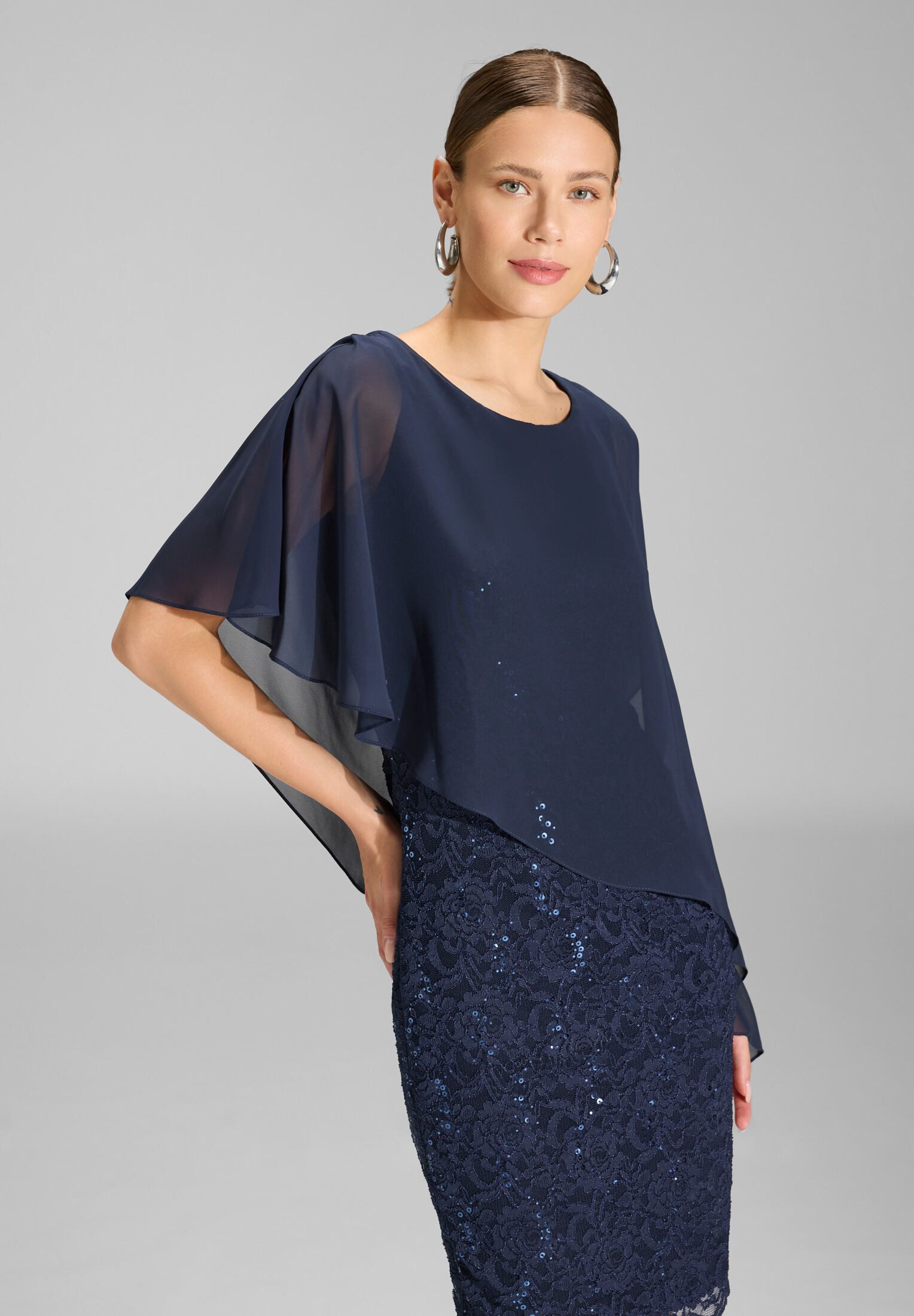 SWING Cocktailkleid - Cocktailkleid mit Überwurf Figurbetonte Passform