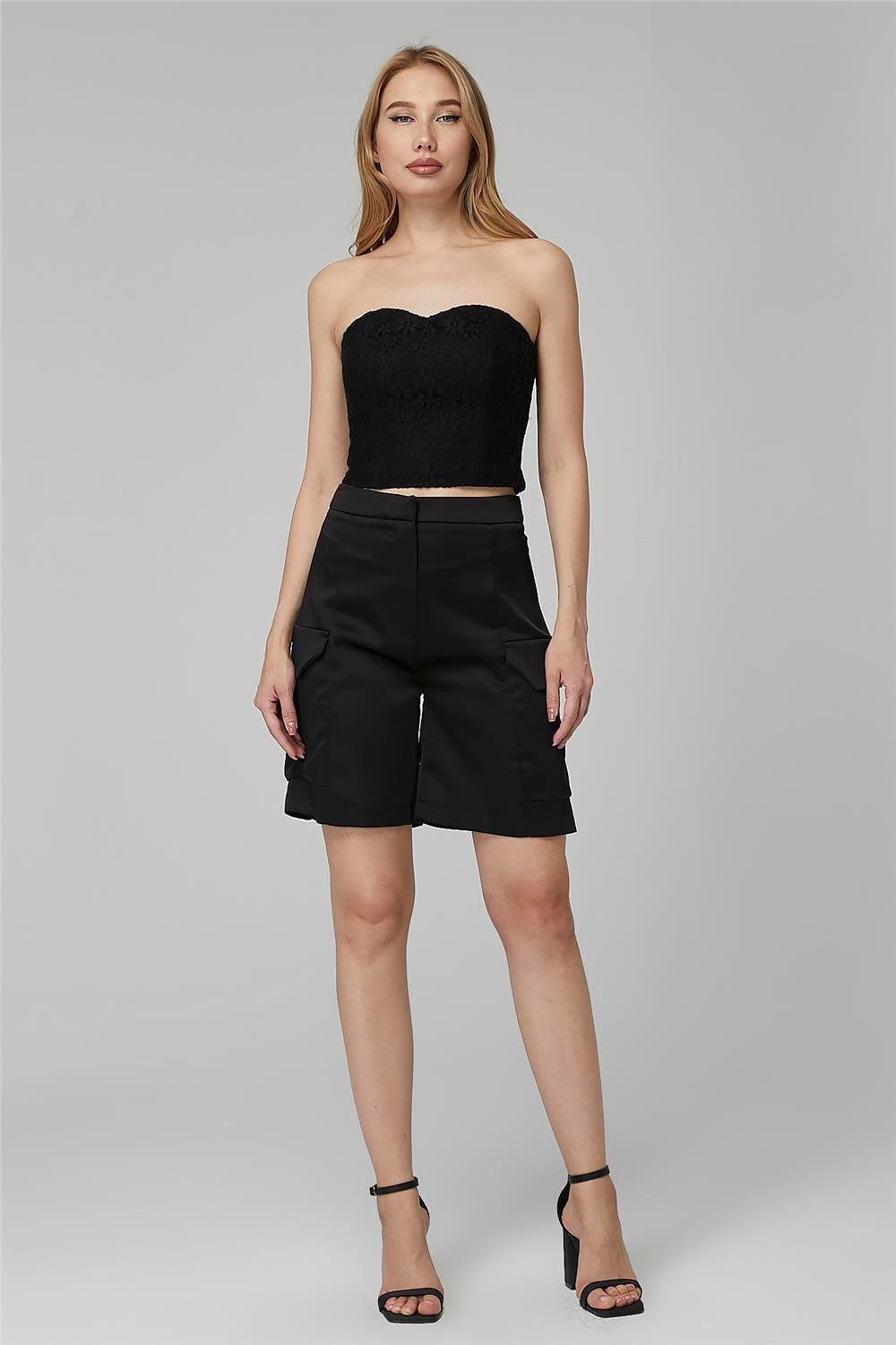 HomeStore Shorts Satin-Cargo-Shorts mit Taschen
