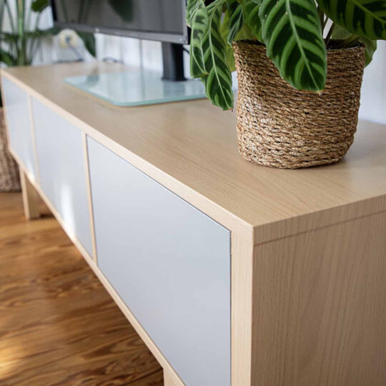 d-c-fix Möbelfolie Tirolbuche - selbstklebende Dekofolie Holzoptik Klebefolie Möbel Küche, Designfolie - abwaschbar, zuschneidbar und rückstandslos entfernbar – Bild 3 von 5