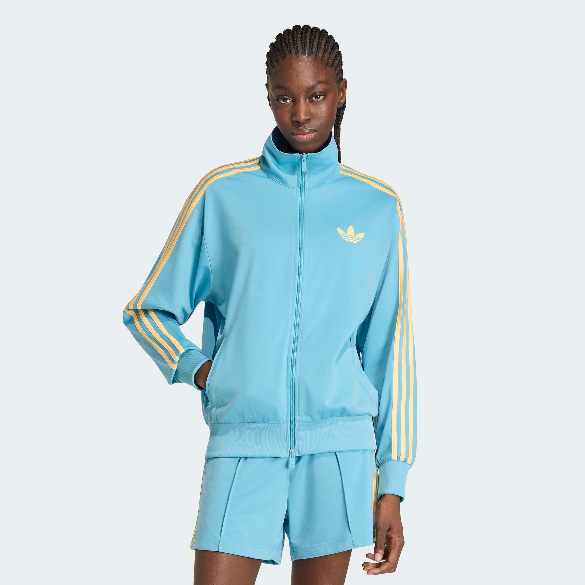 adidas Originals Trainingsjacke FB TT LOOSE mit FIREBIRD-Design, locker geschnitten. € 79,99
