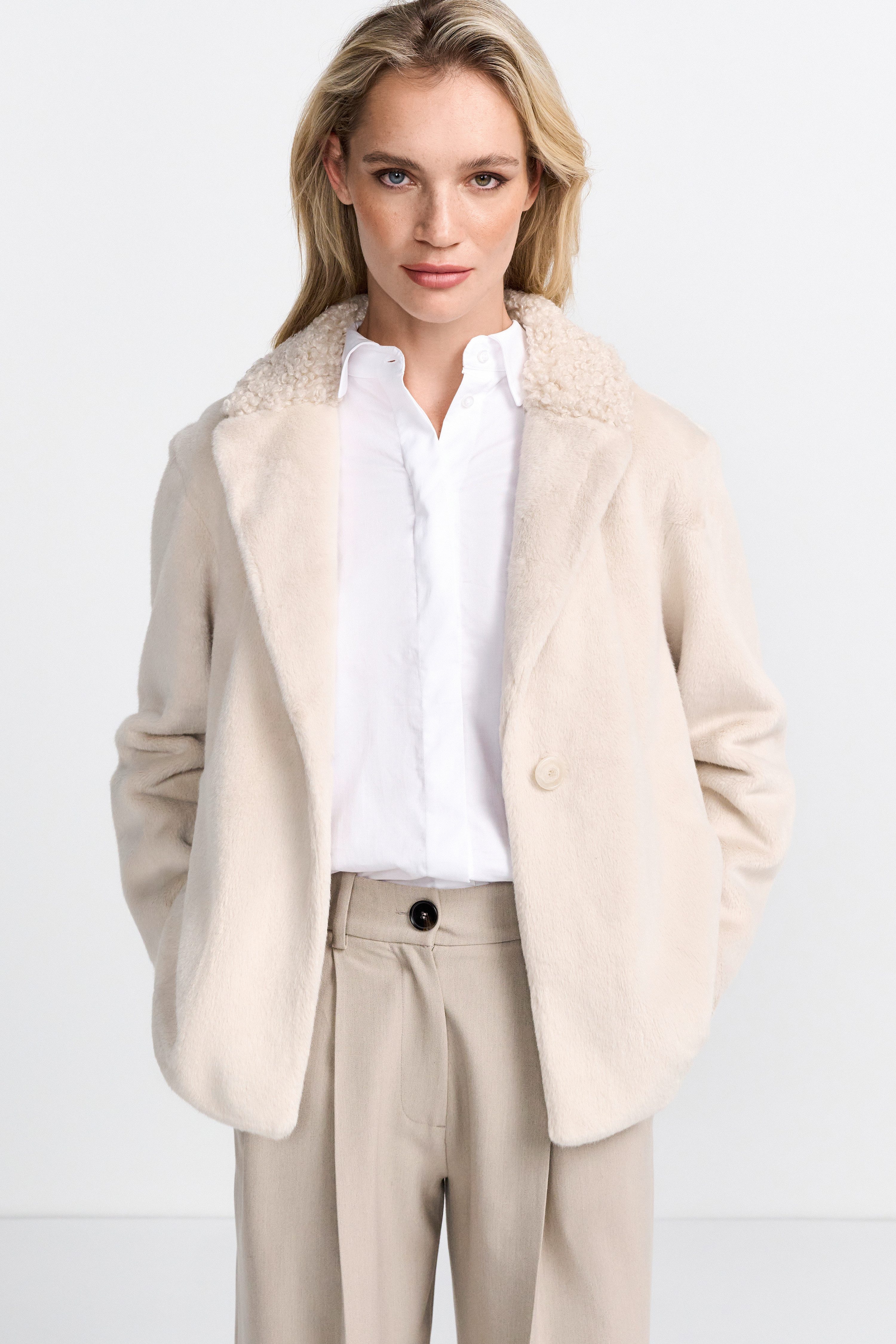 RICHROYAL Jackenblazer Mit zwei verschiedenen Fellimitaten, mit seitlichen günstig online kaufen