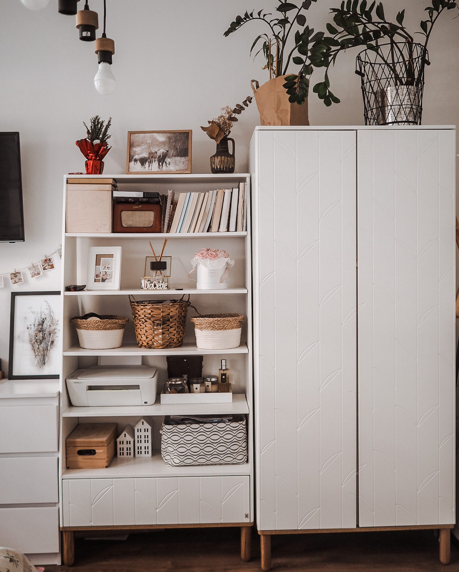 Raumhirsch Furniture Kinderregal Toteme – rustikaler Charme und klassische Eleganz