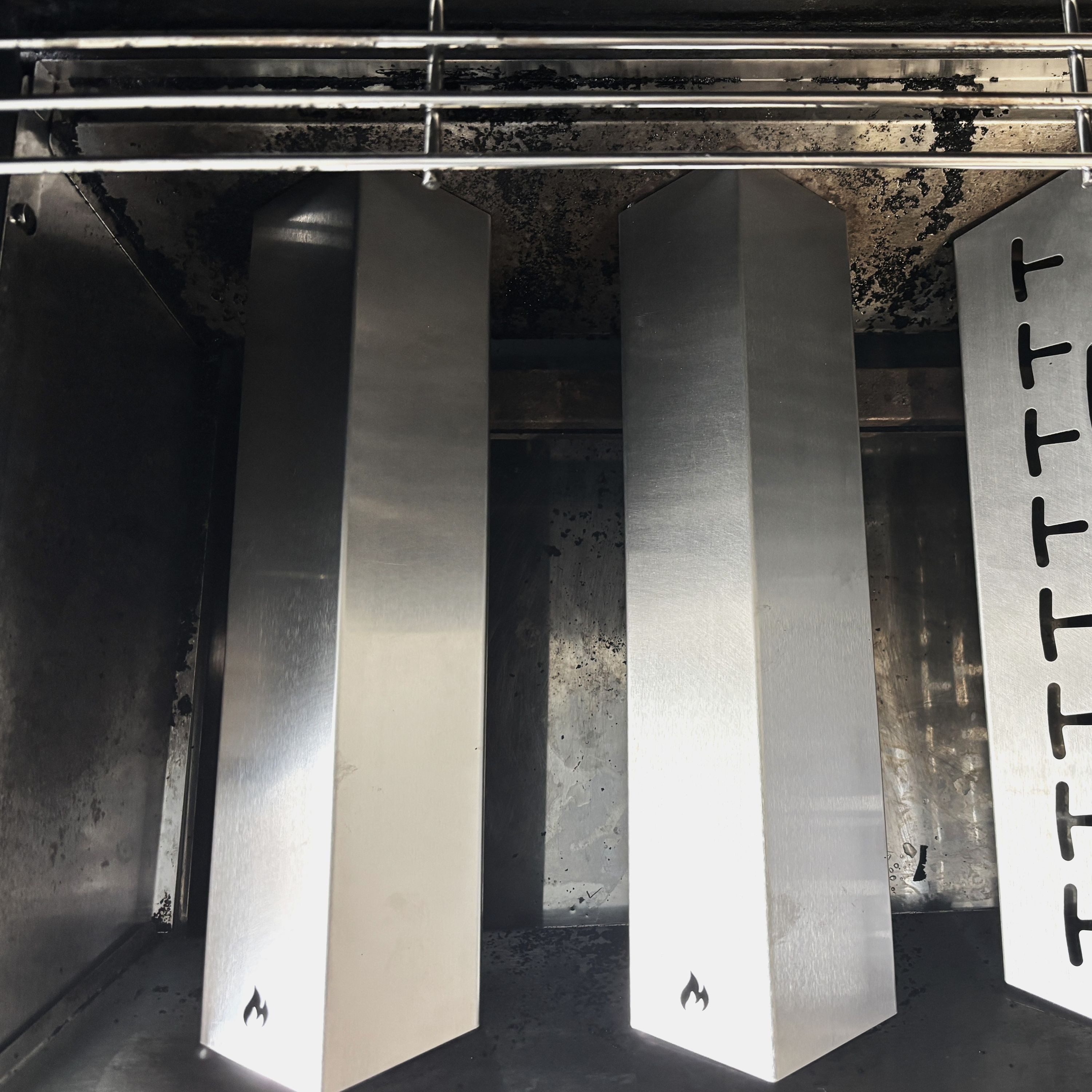 Grillrost.com BBQ Grillrost BBQ Brennerabdeckung Enders Kansas 2 3 4 & Seattle 3 Turbo SC, Made in Germany