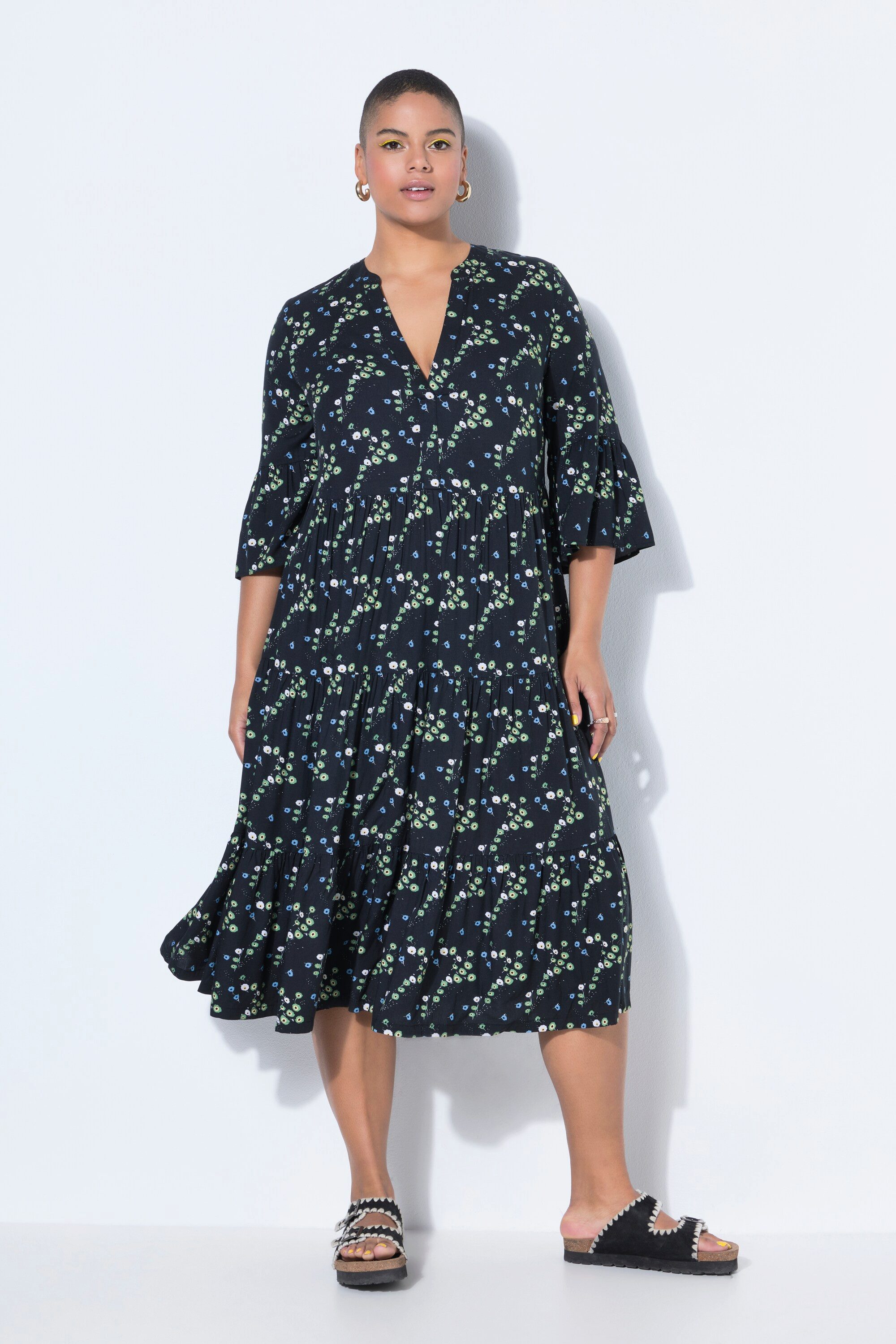 Studio Untold Maxikleid Midi-Kleid Alloverprint V-Ausschnitt Volants – Bild 4 von 4