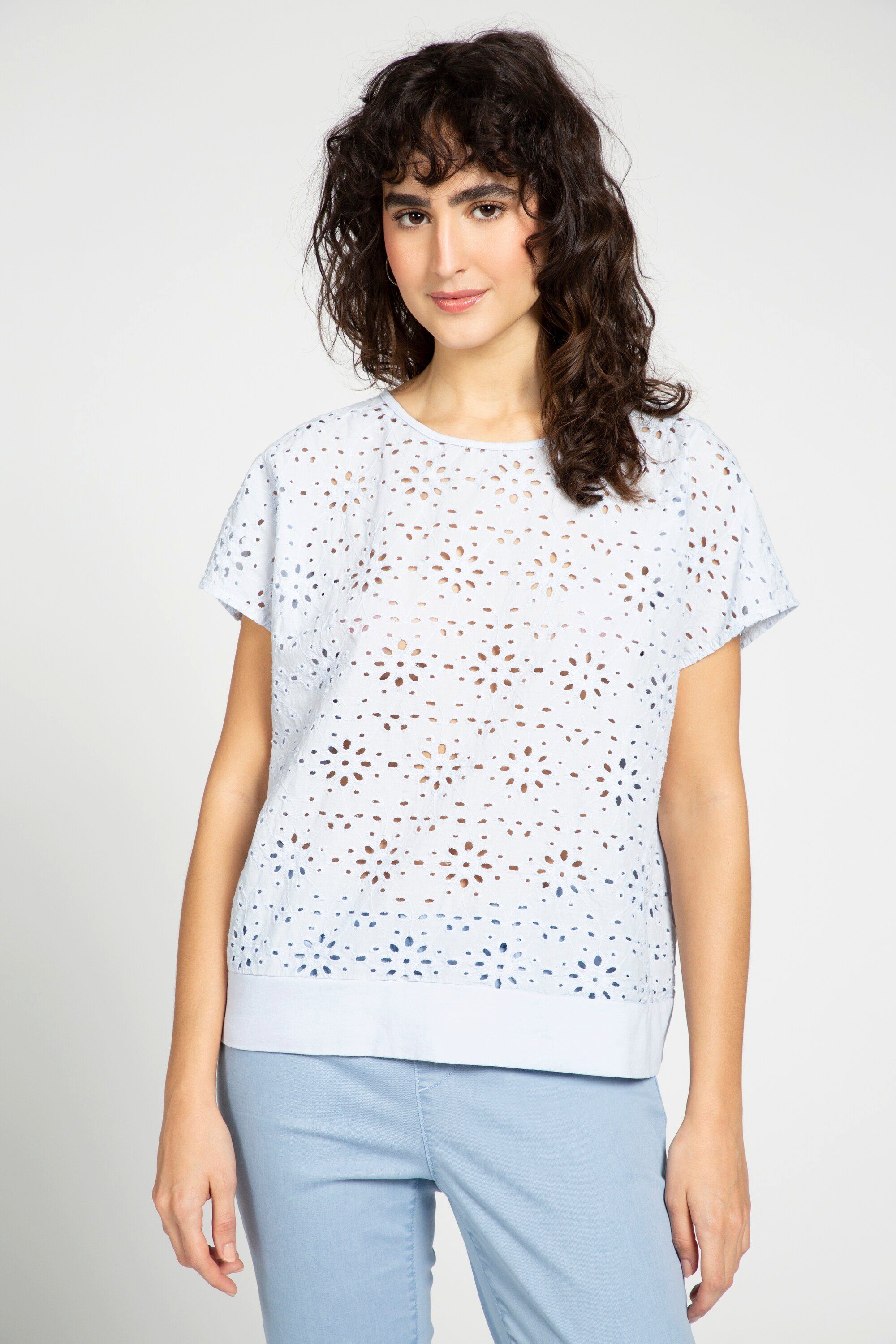 Gina Laura Rundhalsshirt T-Shirt Ajour-Stickerei Oversized Rundhals Halbarm