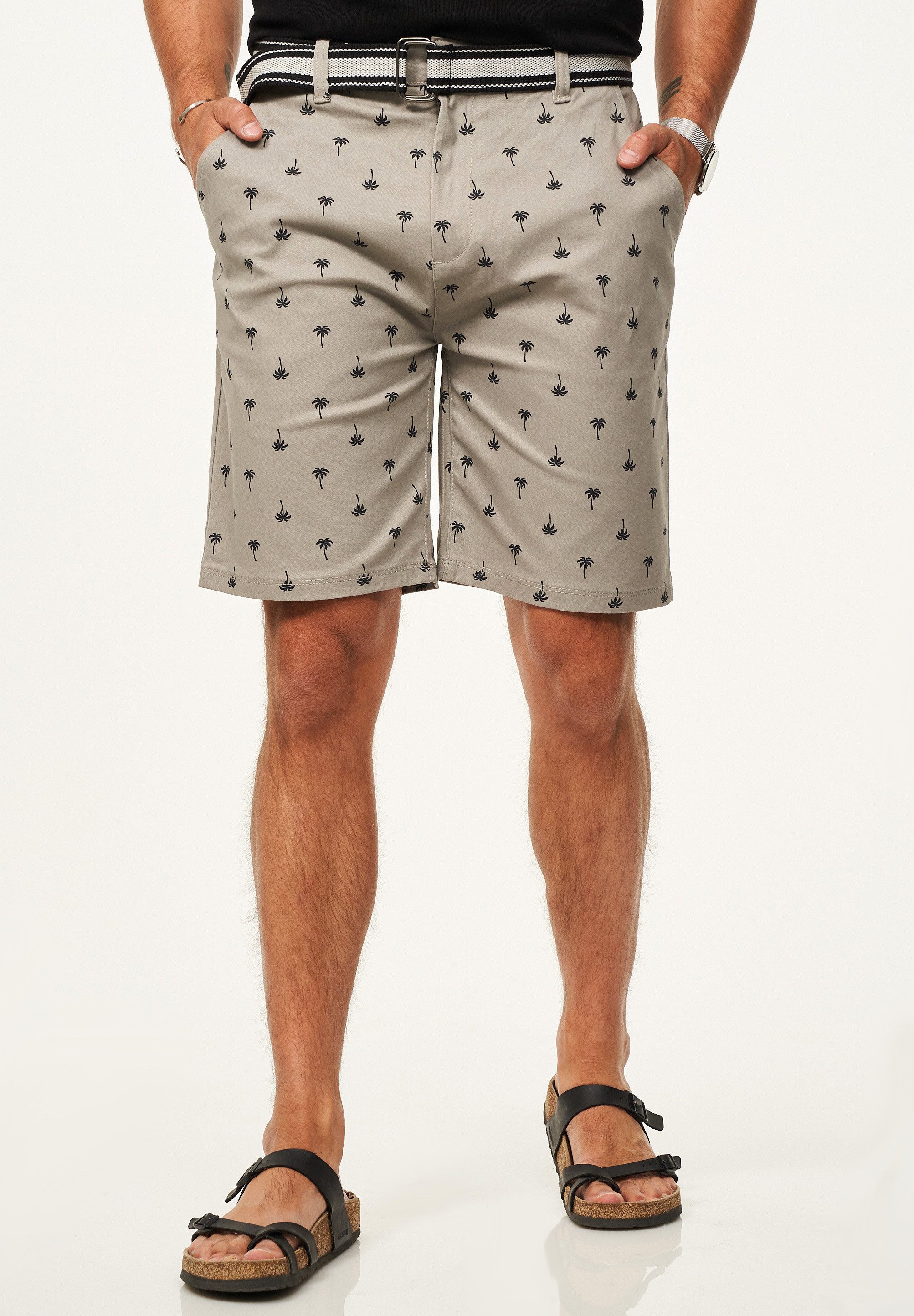 Chinoshorts für Herren mit Palmenmuster & Gürtel im Regular-Fit