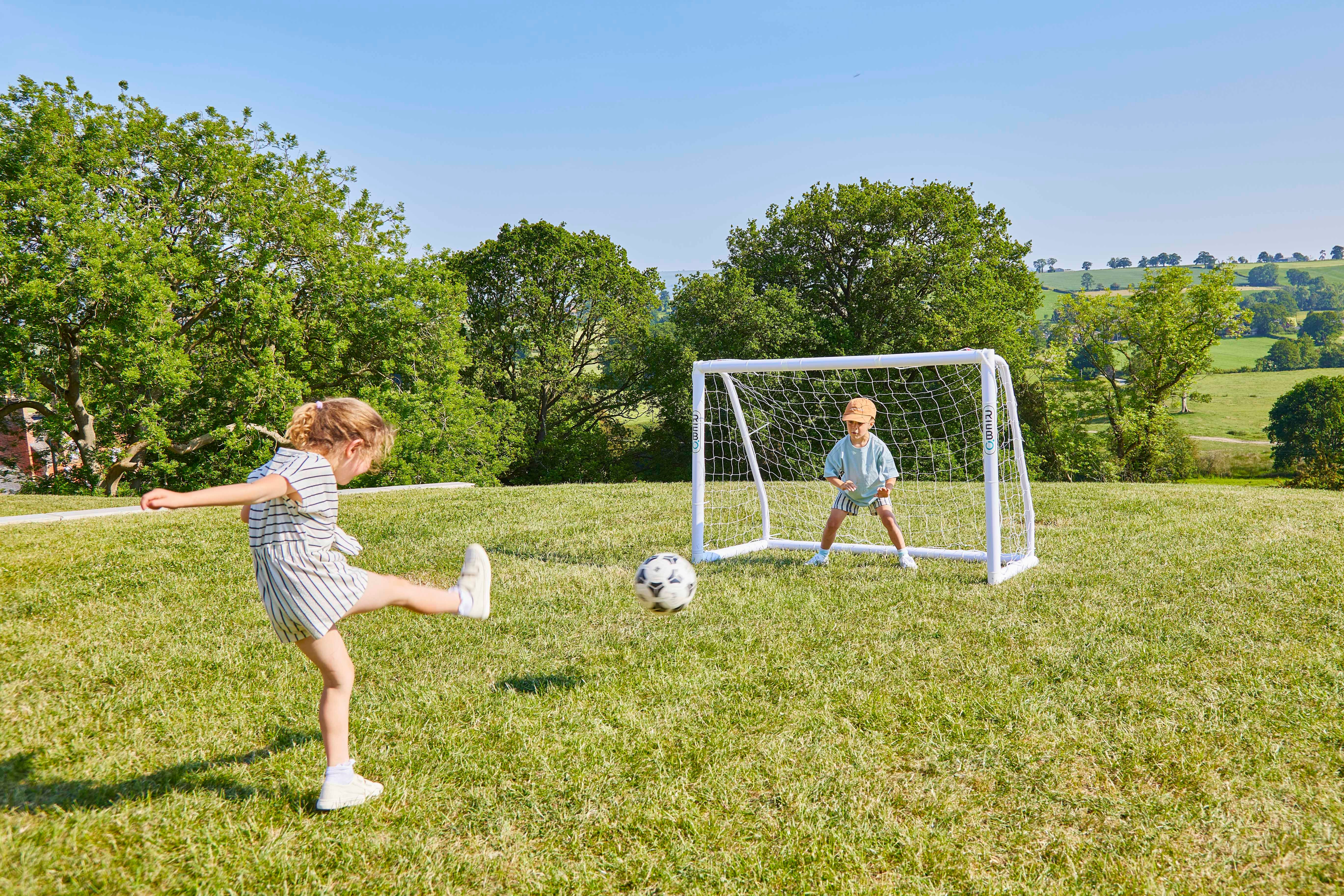 OutdoorToys Fußballtor 183 cm x 122 cm