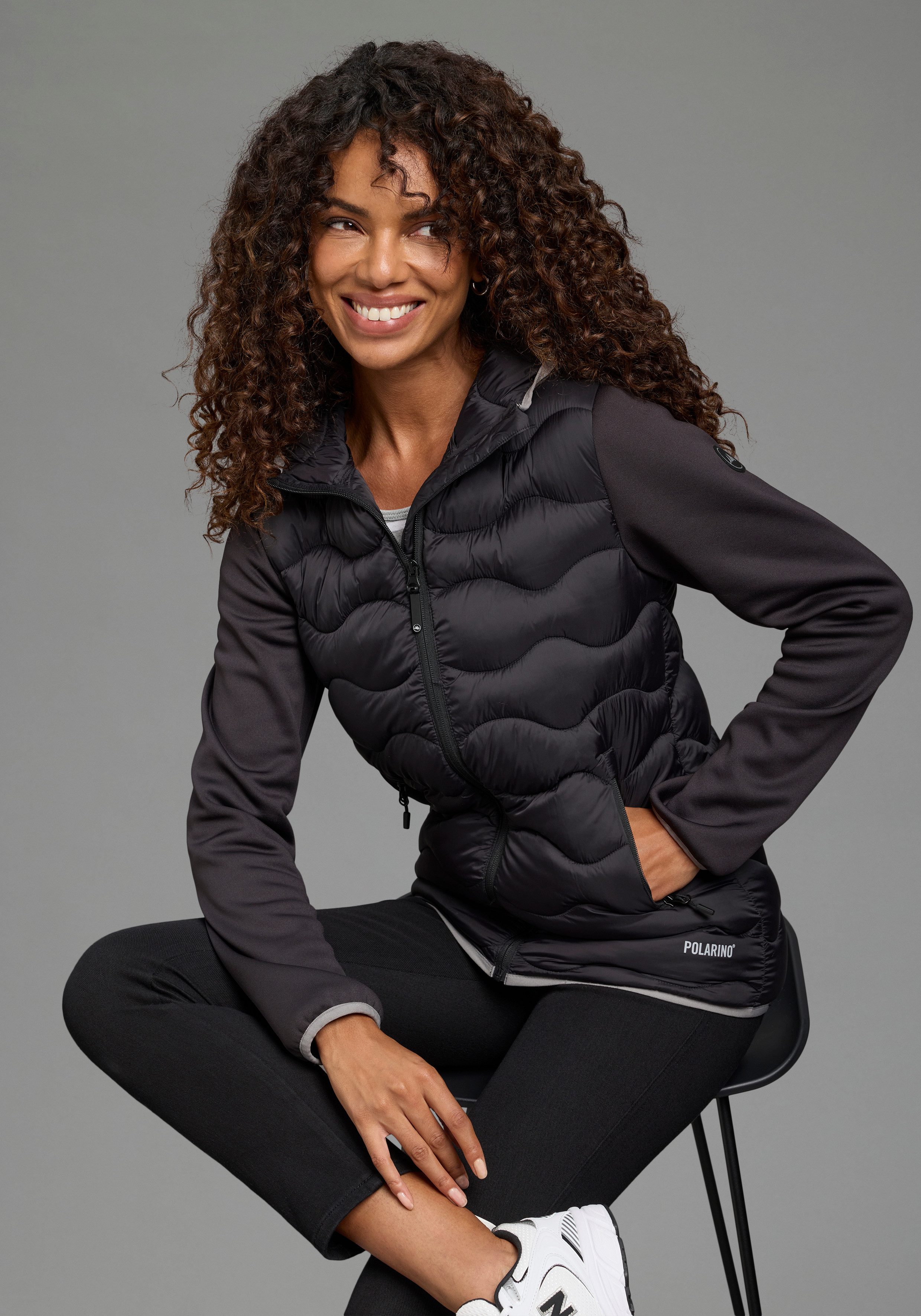 Polarino Hybridjacke Übergangsjacke aus modernem Materialmix mit Kapuze. Reduzierter Preis € 59,99. Unverbindliche Preisempfehlung € 79,99, (€ 59,99 pro 1 Stk)