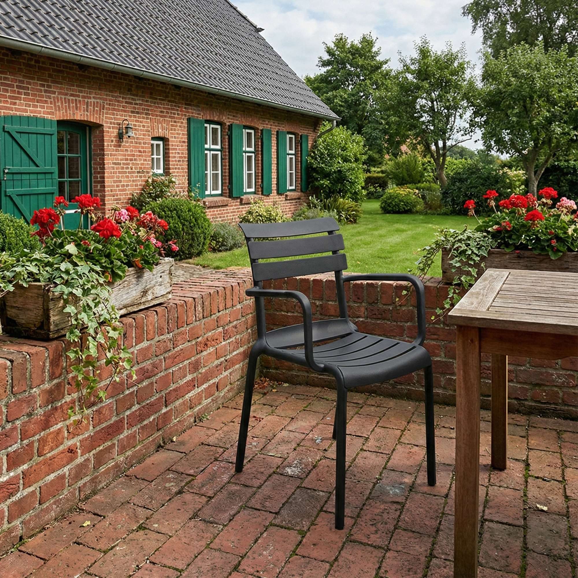 CLP Gartenstuhl Joliya (1er), wetterfest und UV-beständig, bis 150 kg