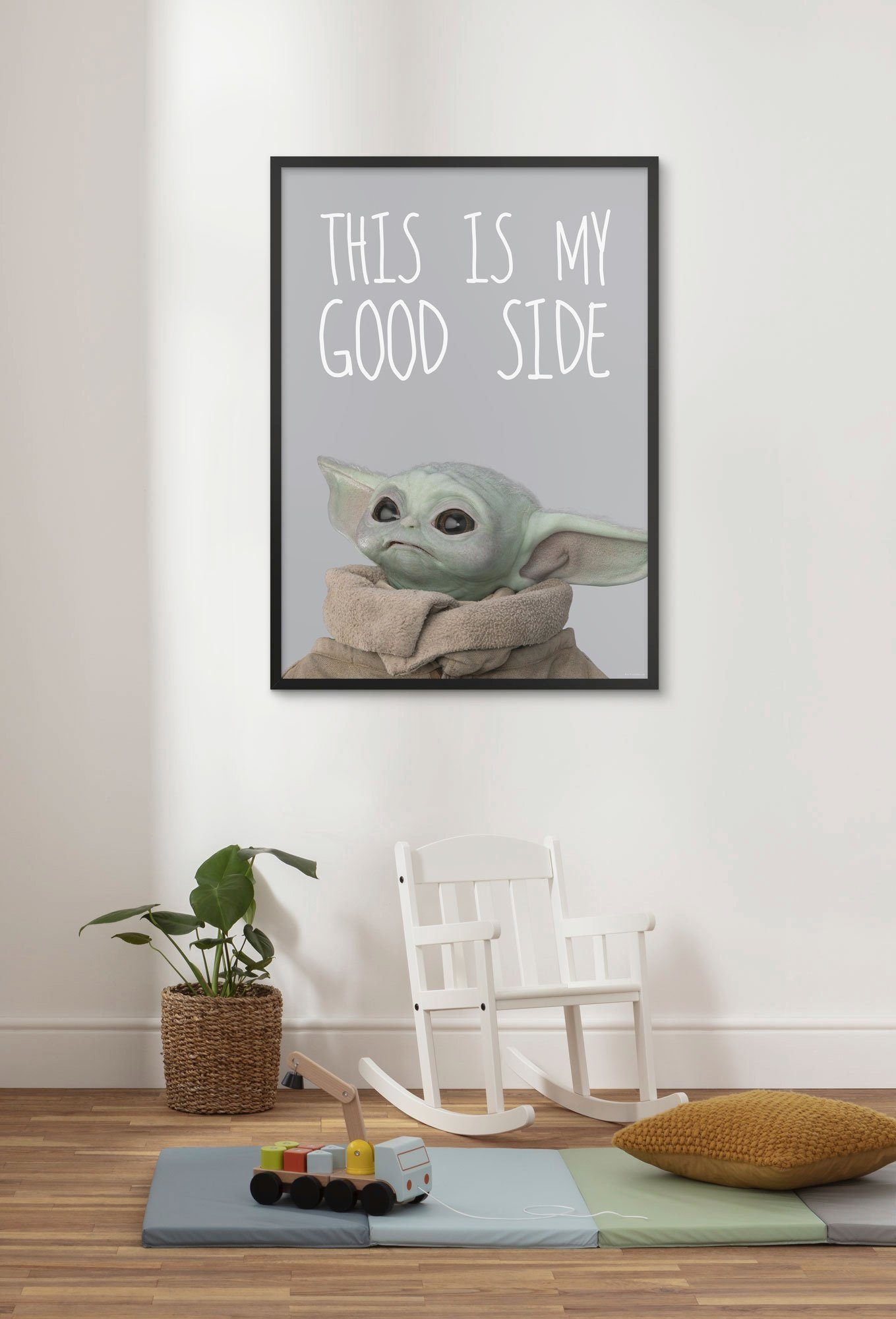 Komar Bild Mandalorian The Child Chocolate Side, Disney, Star Wars (1 St), Wandbild zur Dekoration im Kinderzimmer - ohne Rahmen