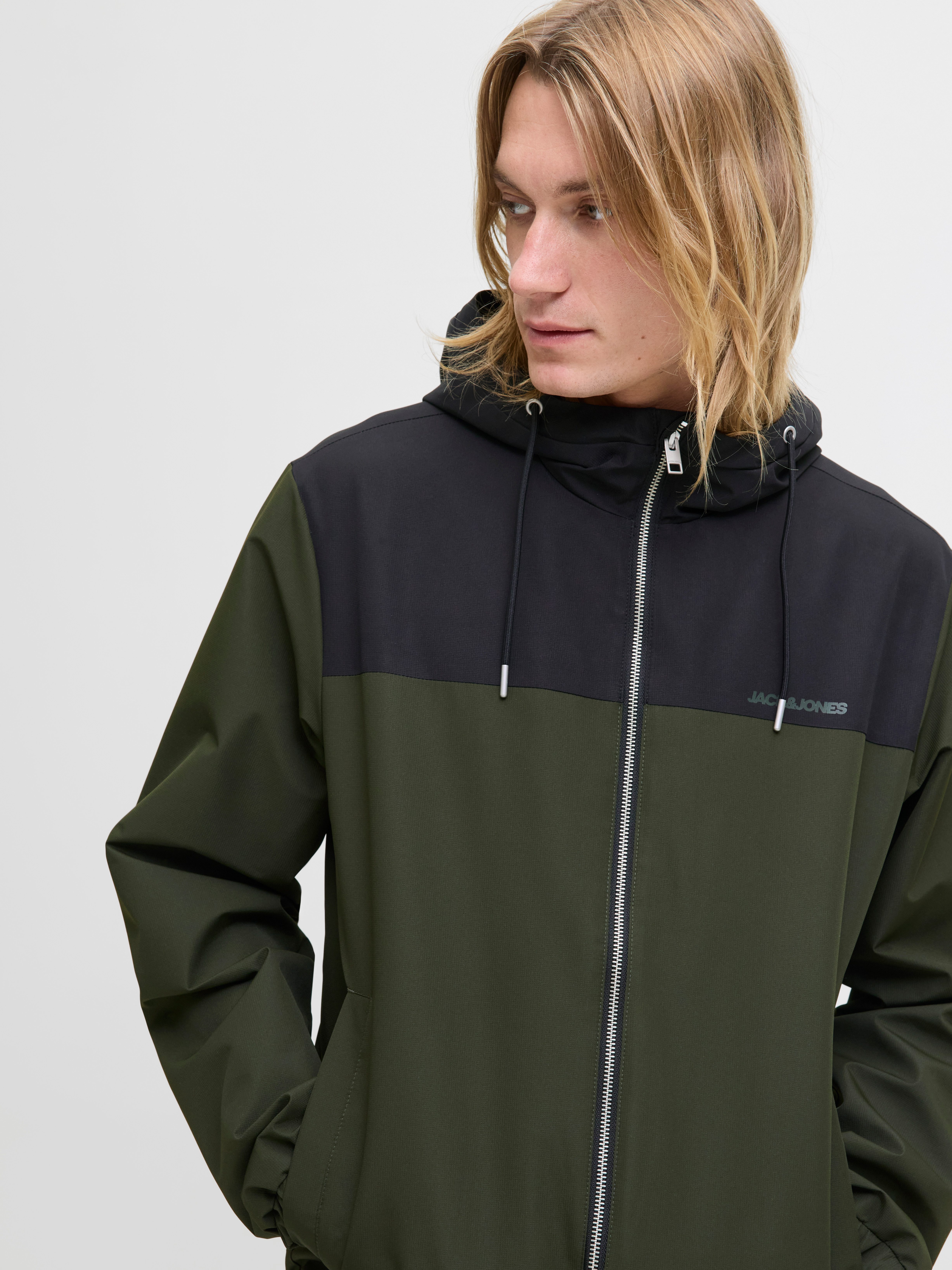 Jack & Jones Blouson JJELEGACY LIGHT JACKET HOOD NOOS mit Logo Schriftzug