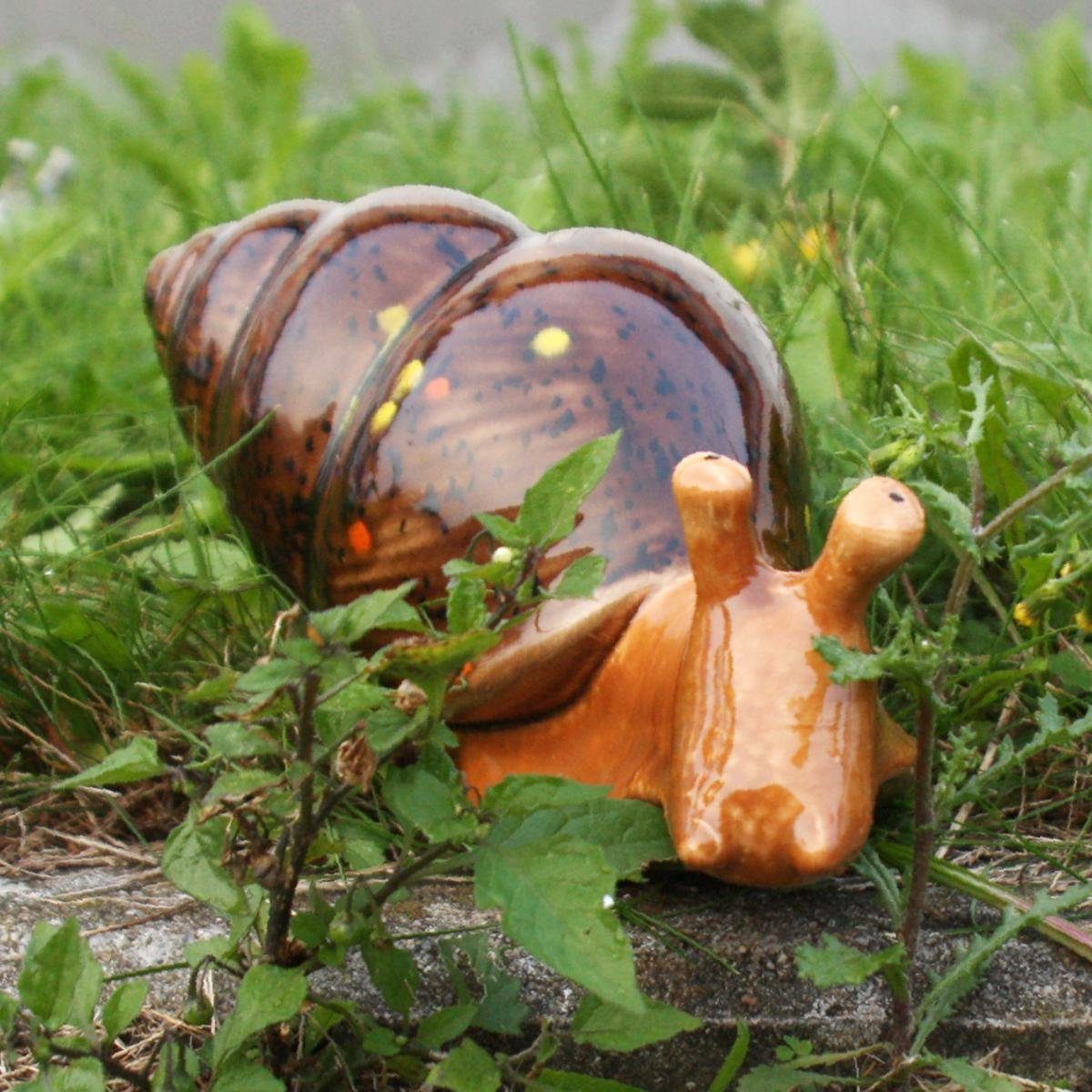 Gartenfigur Tangoo mit Schnecke braunem Keramik Tangoo Haus, (Stück)