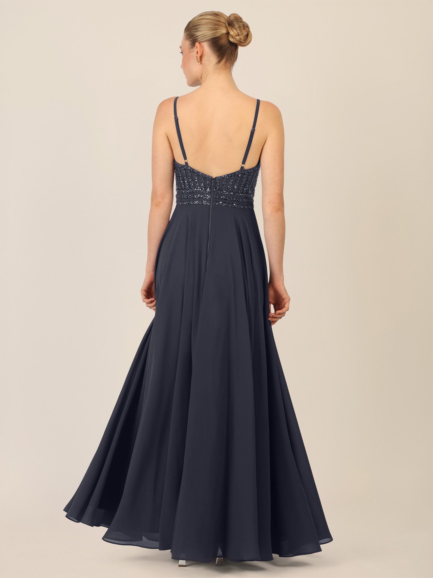 Apart Abendkleid mit Perlenstickerei