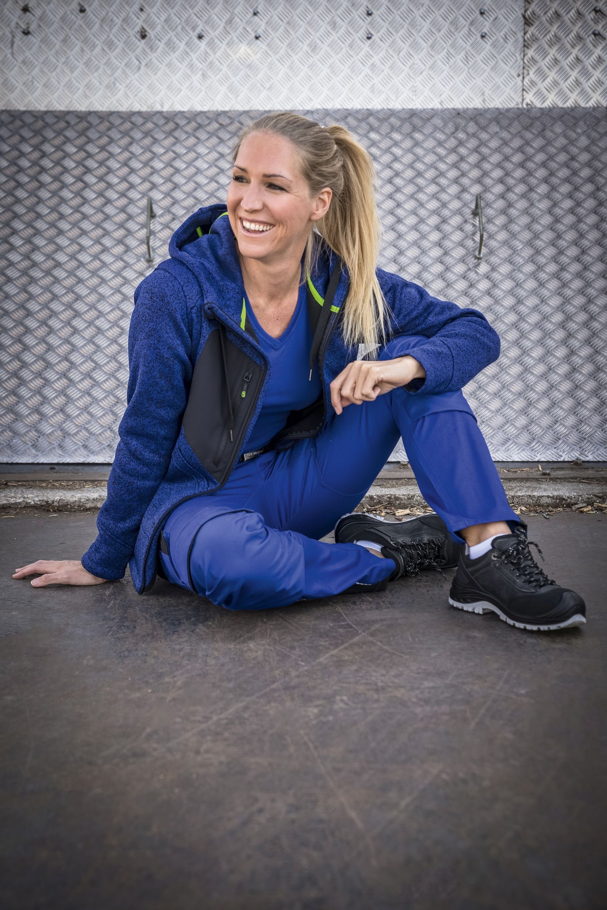 Leibwächter Kapuzenstrickjacke Casual-Line Strickjacke Unisex (Zip-Hoodie mit weicher Innenseite) Jackensaum mit Gummizug, verstellbare Kapuze mit Flachkordel