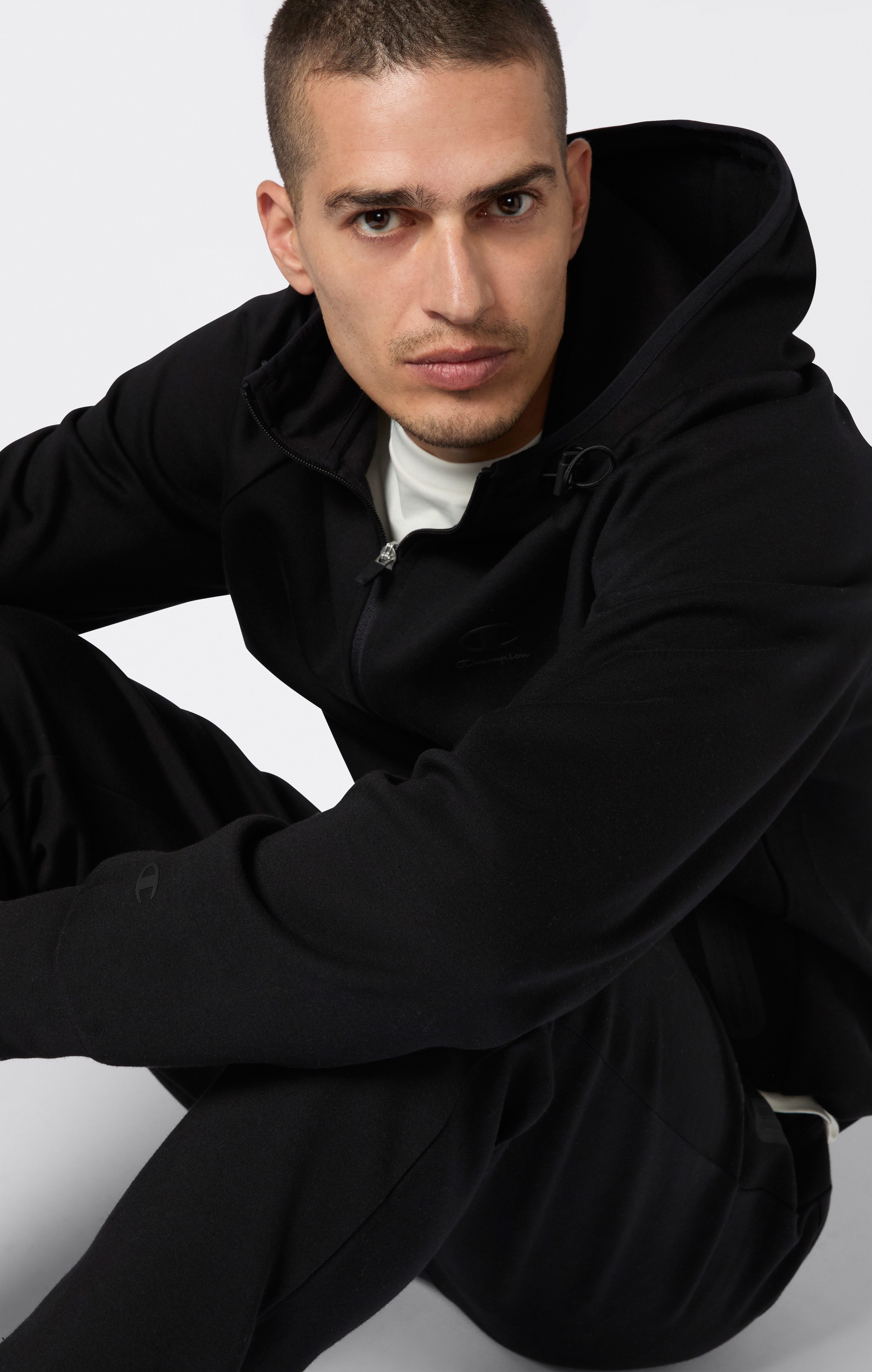 Champion Kapuzensweatjacke Langarm-Ausführung, aus Polyester, Baumwolle und Elasthan
