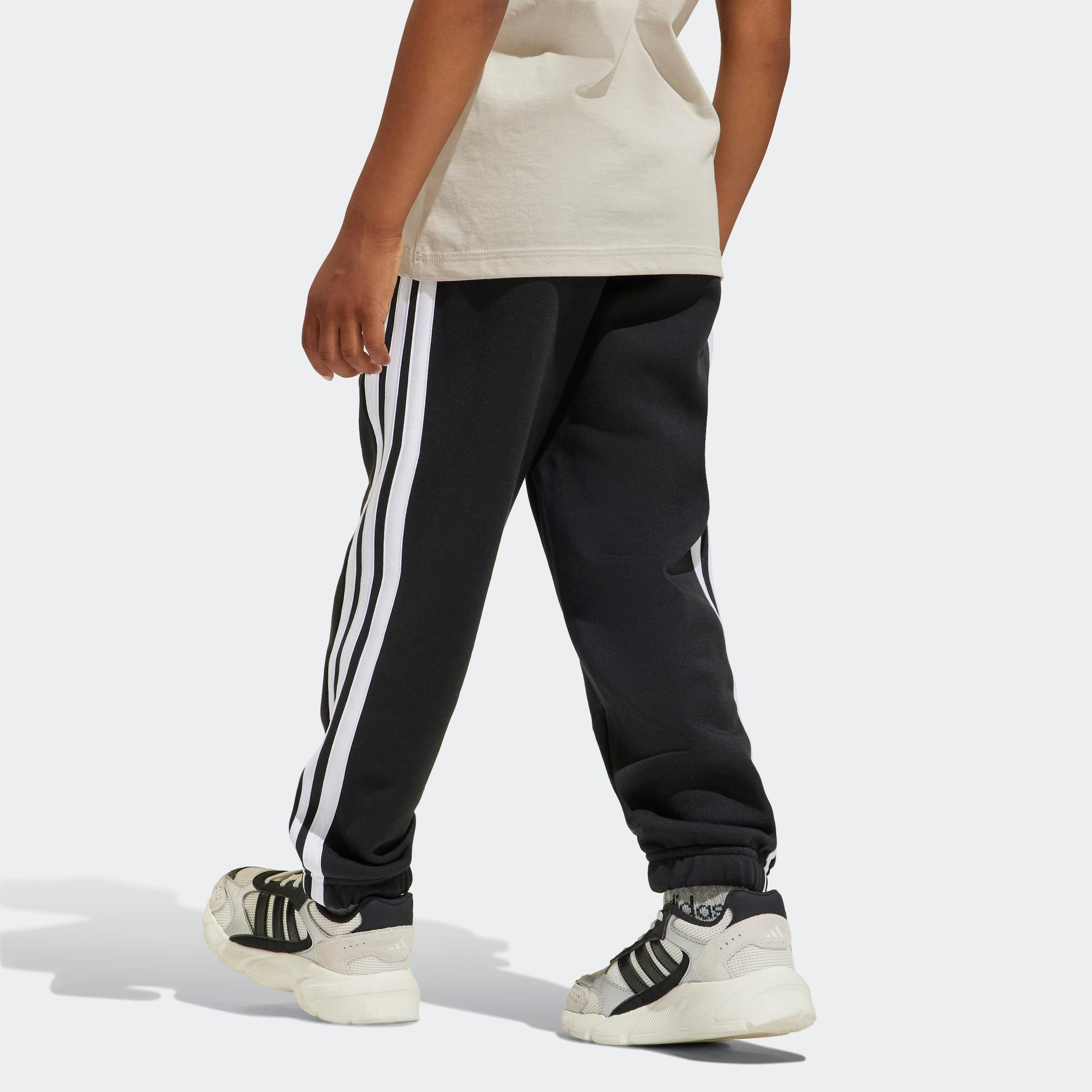 adidas Sportswear Sporthose ESSENTIALS KIDS sportlicher Stil, für Kinder, aus Baumwolle und Polyester