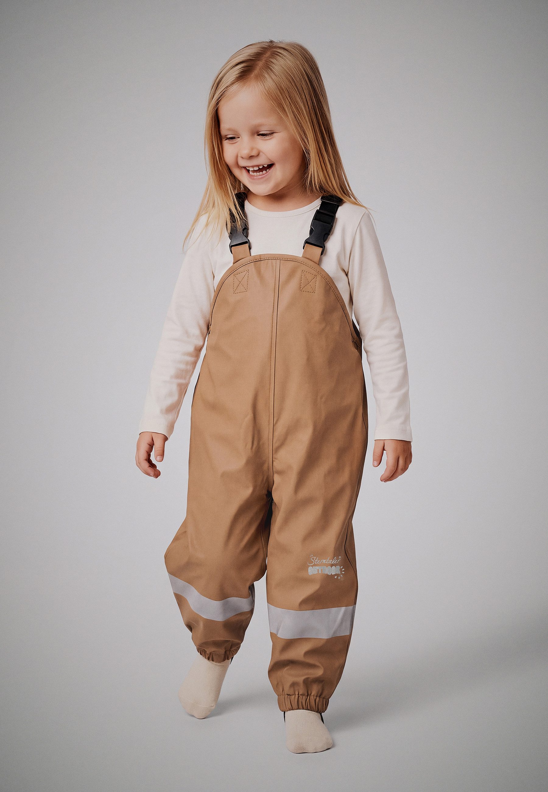 Sterntaler® Regenhose Matschhose gefüttert uni (1-tlg., Matschlatzhose mit Druckknöpfen, Regenträgerhose mit süßen Motiven) Regenhose Wasserdicht, Matschhose mit verstellbaren Trägern