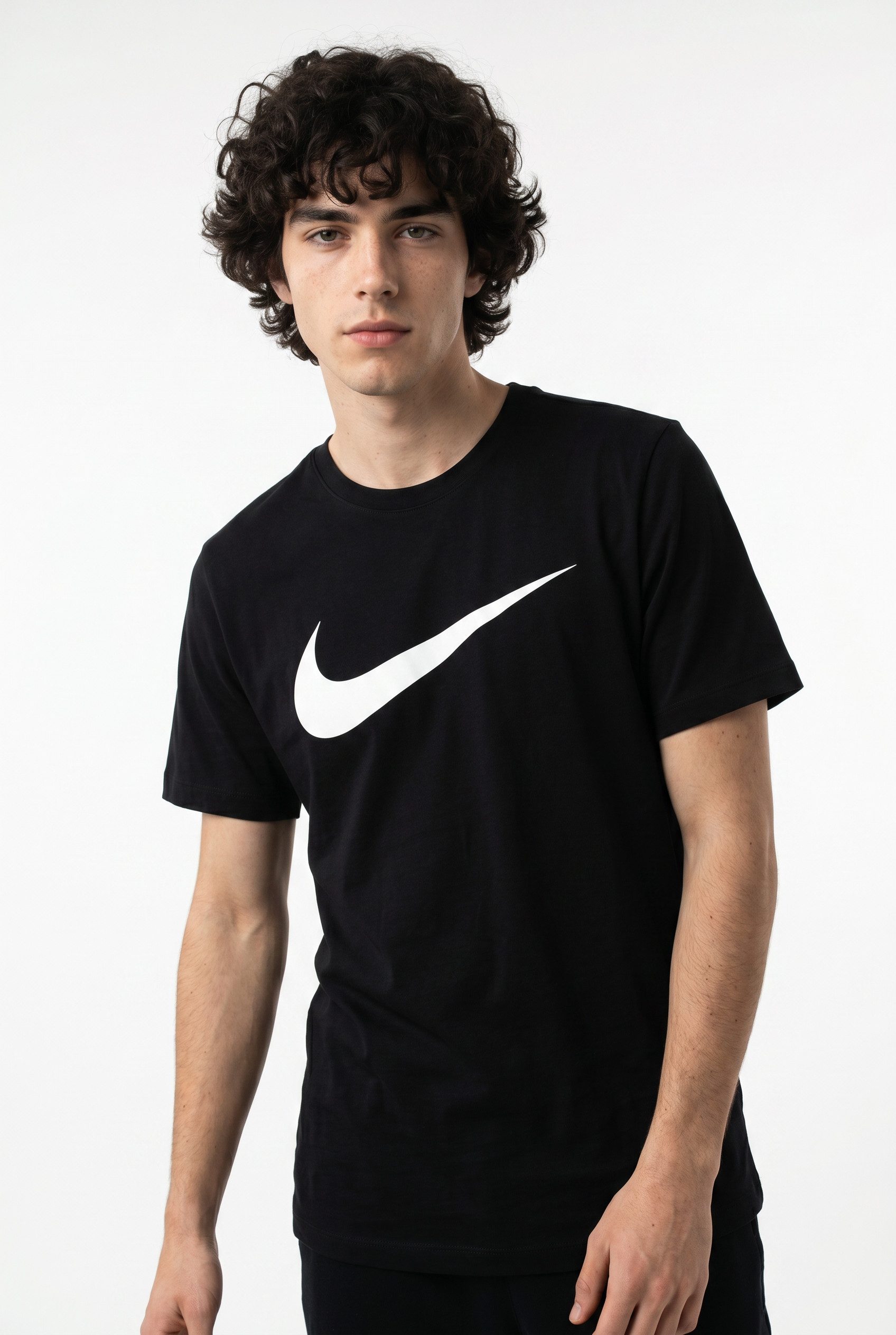 Nike Sportswear T-Shirt M NSW TEE ICON SWOOSH mit auffälliger Grafik auf der Brust, Kurzarm-Design, aus Baumwolle