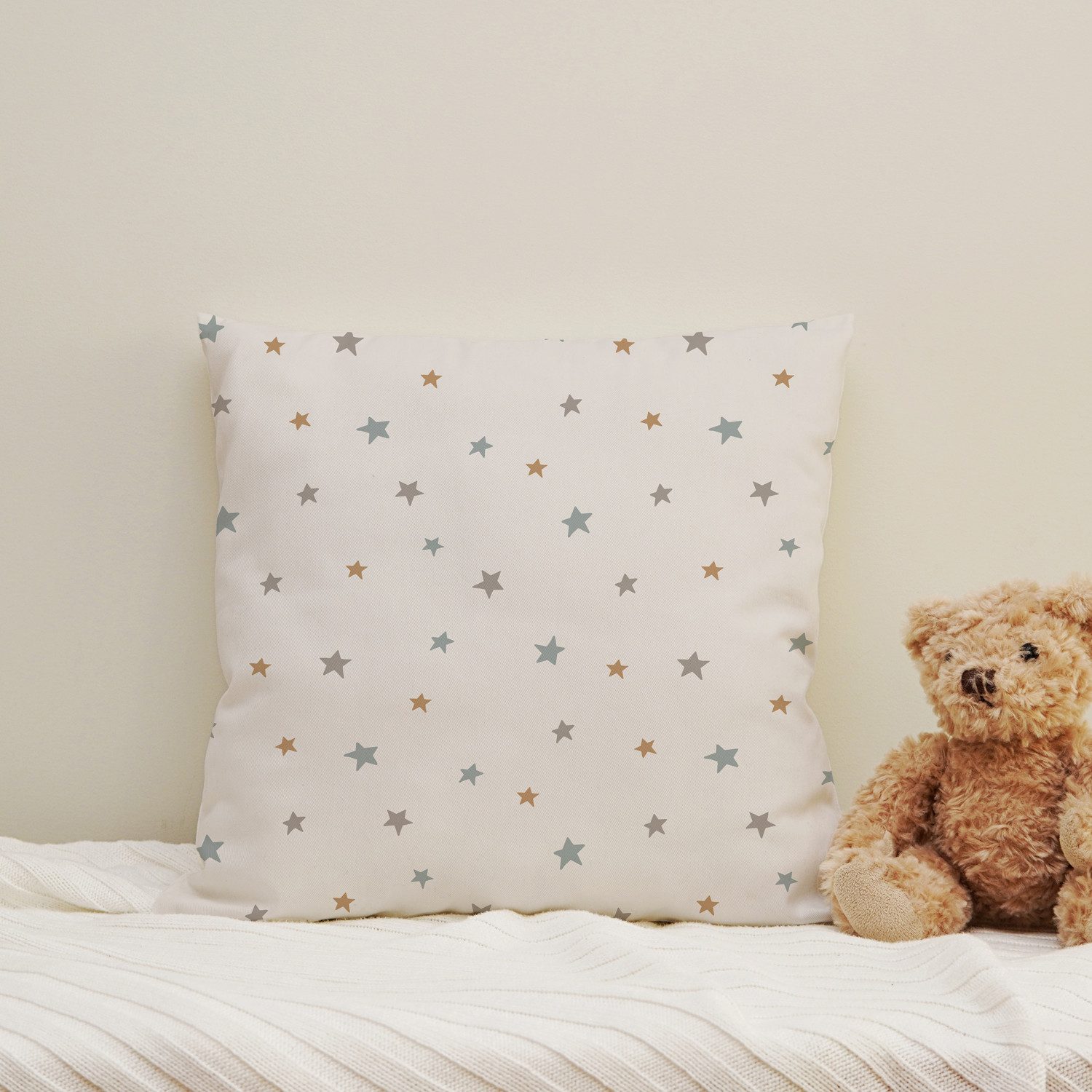 queence Dekokissen Bunte Sterne, Kissenhülle mit HD Premium Druck, geruchsneutral, 40x40cm