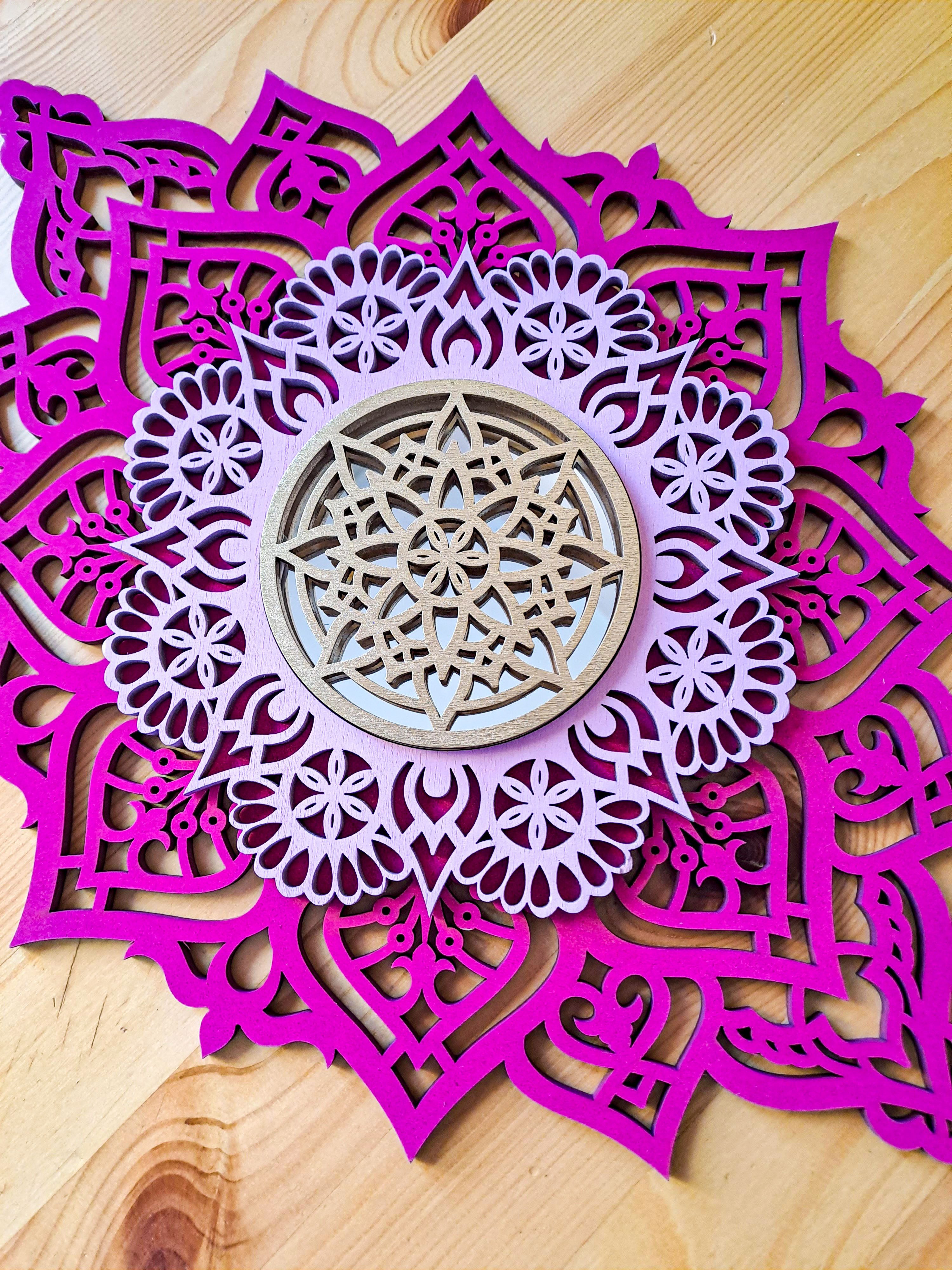 ORNAMENTI Wanddekoobjekt 3D MANDALA, Grosse moderne boho Wanddeko, Holz, 3 Schichten, Spiegel (moderne Deko Anhanger, Yoga Wandsculptur, Holzbild, stilvolle Wanddekoration, Wandpaneel, Ornament, geschnitz Wandrelief), Verzierung fur Zuhause, Wohnzimmer, Schlafzimmer, Wandkunst, 5 Größen