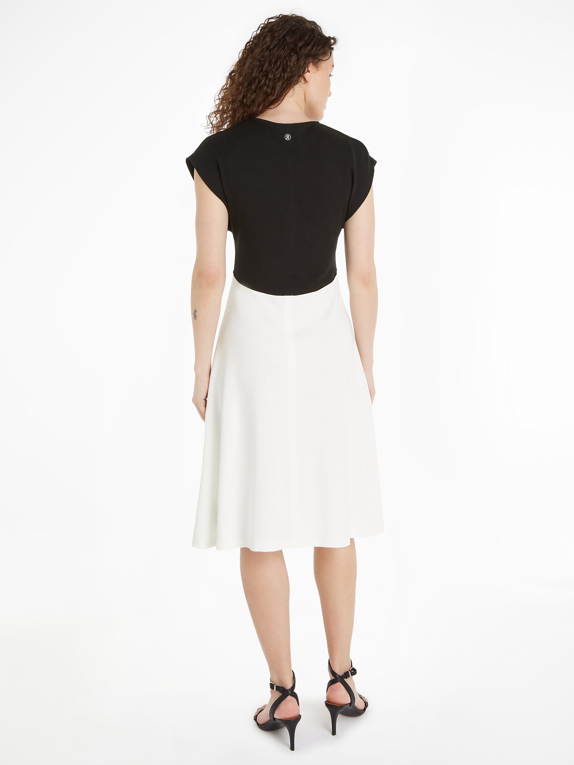Tommy Hilfiger Jerseykleid SHINY INTERLOCK V-NK günstig online kaufen