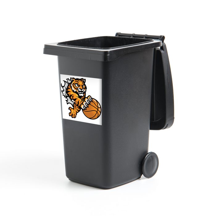 MuchoWow Wandsticker Ein Tiger packt den Basketball mit seinen Krallen in einer (1 St) Mülleimer-aufkleber Mülltonne Sticker Container Abfalbehälter