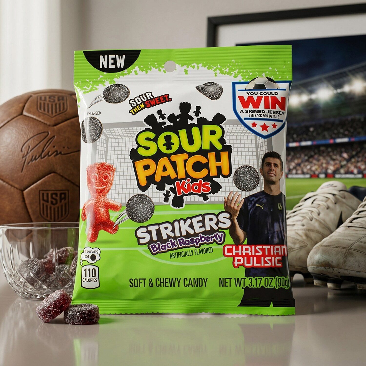 Sour Patch Kids Süßigkeit, 1 x 90 g, Kids Strikers Black Raspberry