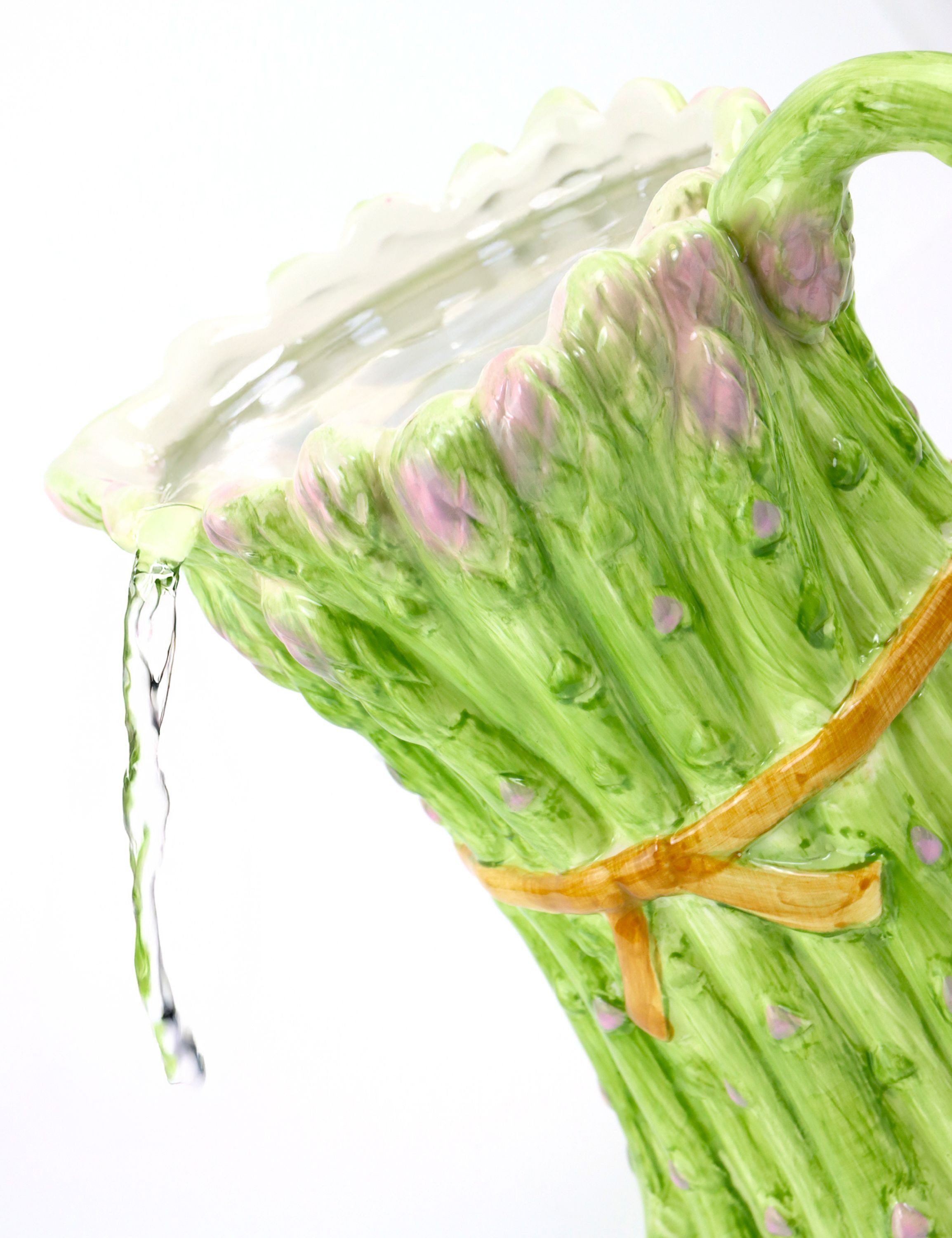 FURNARO Wasserkrug, Detailreiche Handbemalung mit plastischer Struktur
