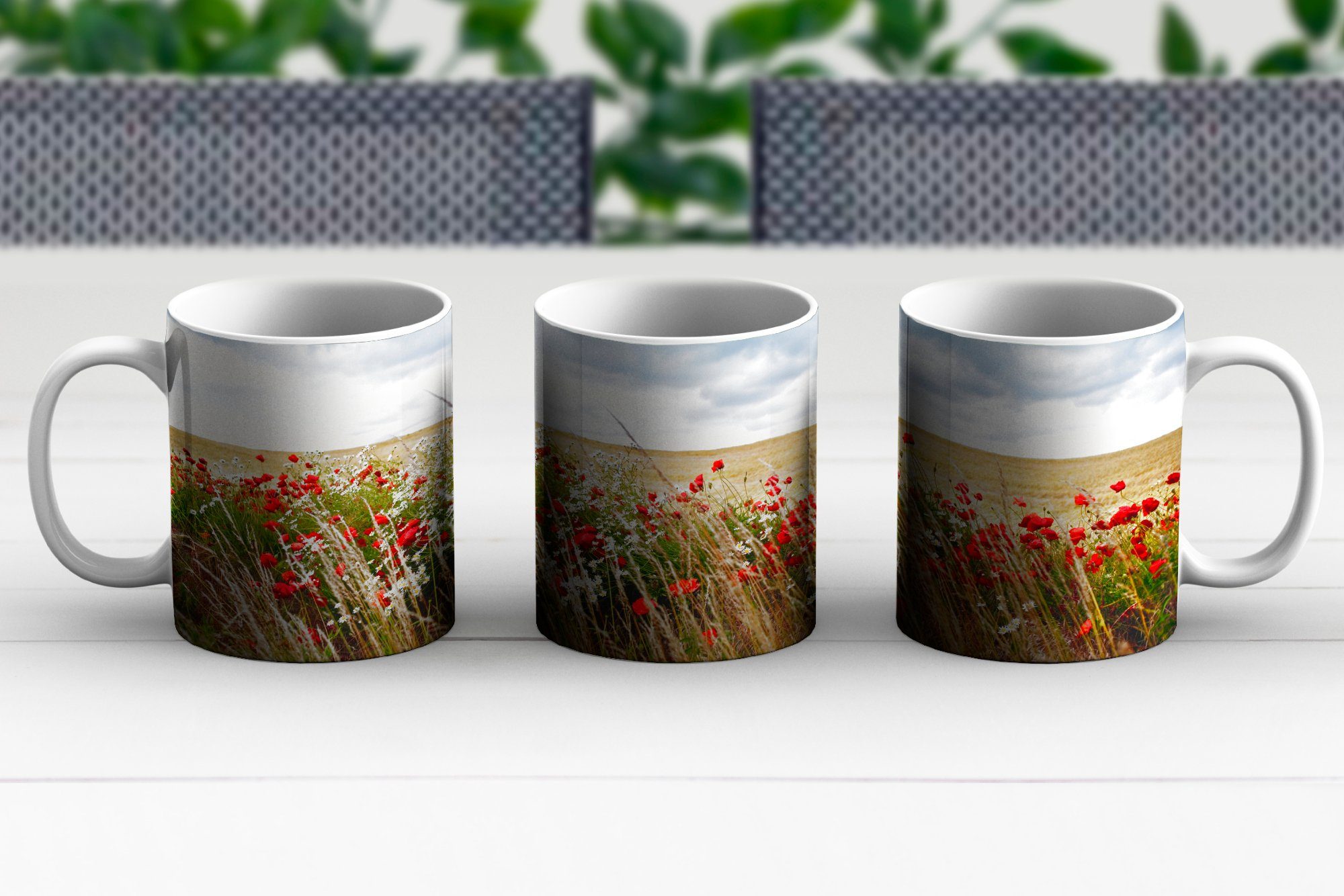 Geschenk - Kaffeetassen, Blumen Rot, Becher, - Wolken Teetasse, Teetasse, Tasse MuchoWow Keramik,