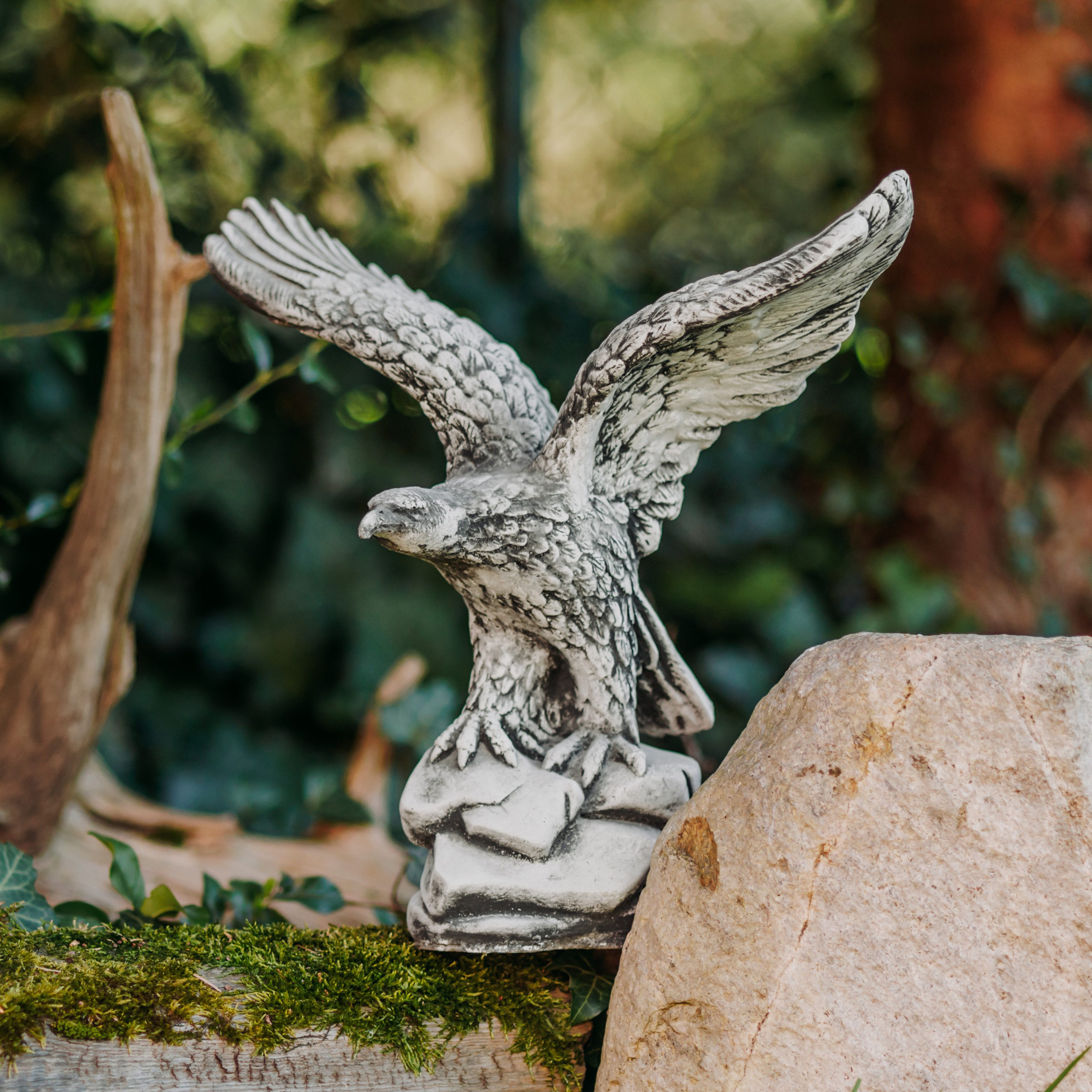 Gartenfigur Adler, Steinadler, Steinfigur, Höhe 32 cm, 35 cm Spannweite, 4 kg