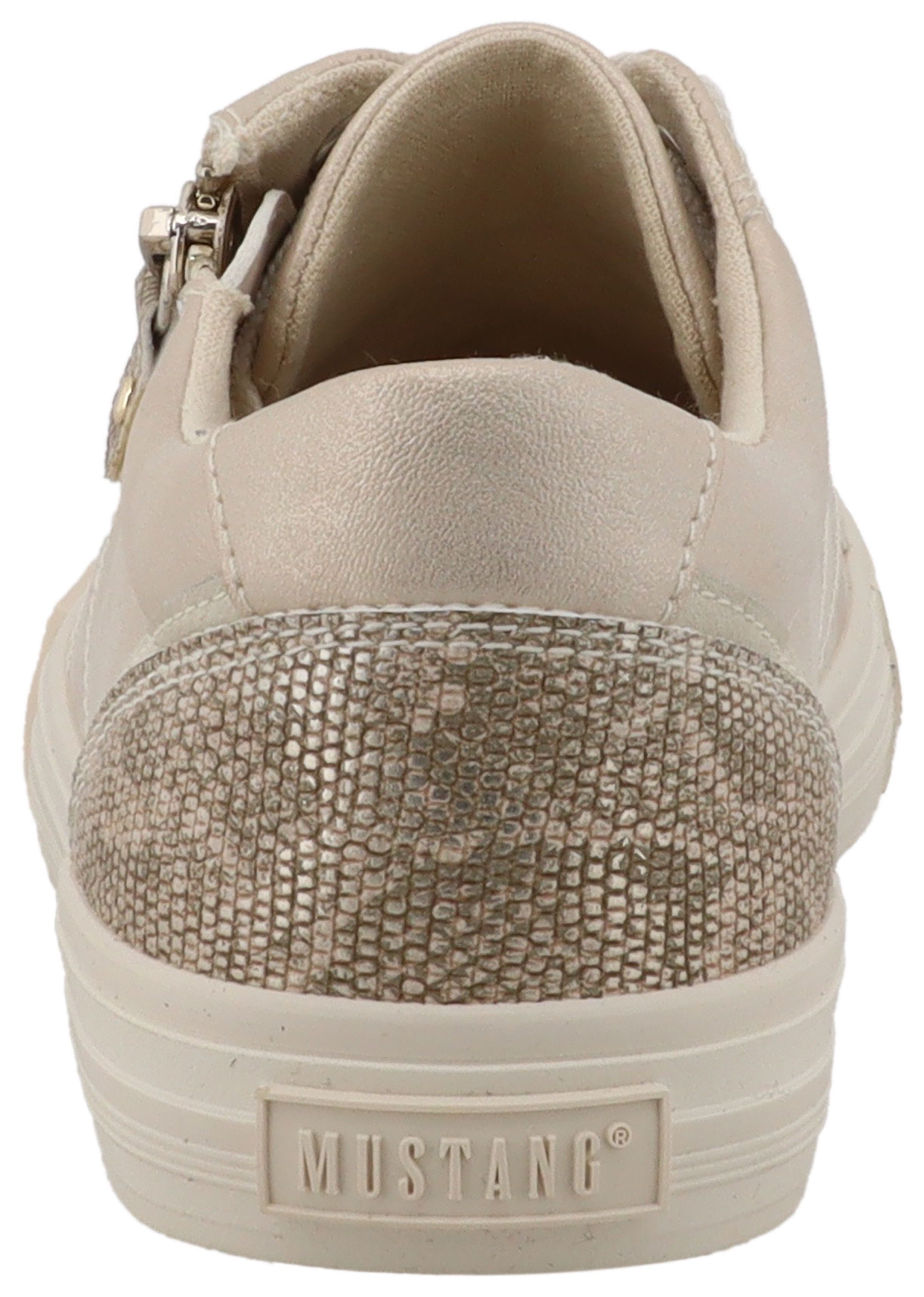 Mustang Shoes Winona Sneaker Freizeitschuh, Halbschuh, Schnürer mit Besatz im Animal-Look