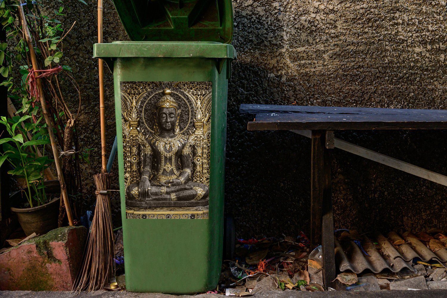 MuchoWow Wandsticker Buddha - St), Abfalbehälter Mülltonne, Bild (1 Gold Sticker, - Mülleimer-aufkleber, Container