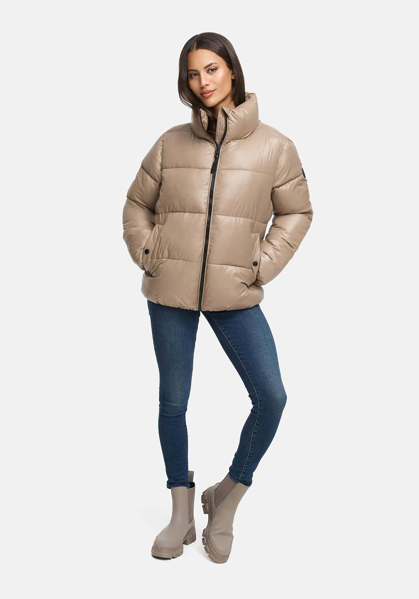 Marikoo Winterjacke Hazalee mit leicht gläzendem Obermaterial und hohem Kra günstig online kaufen