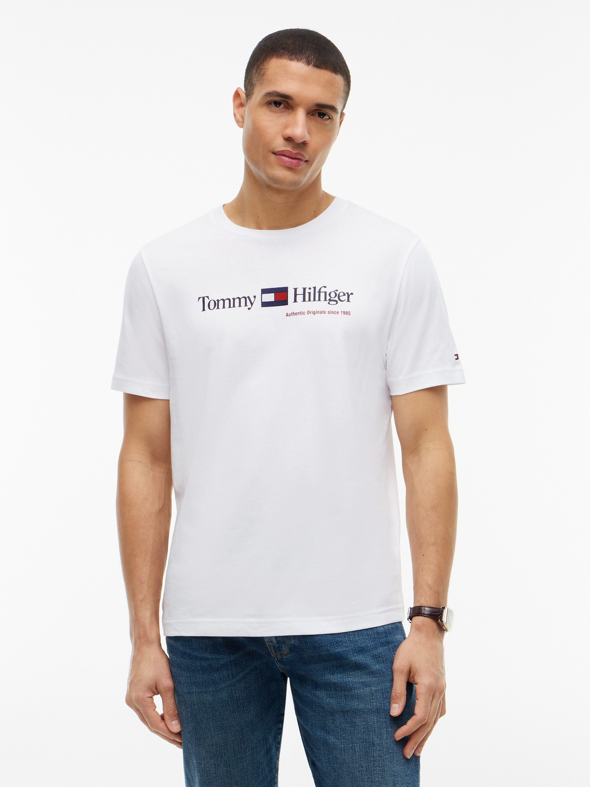 Tommy Hilfiger T-Shirt BRAND LOVE RWB GRAPHIC Auffälliger Frontprint mit Tommy Hilfiger Schriftzug, normale Passform