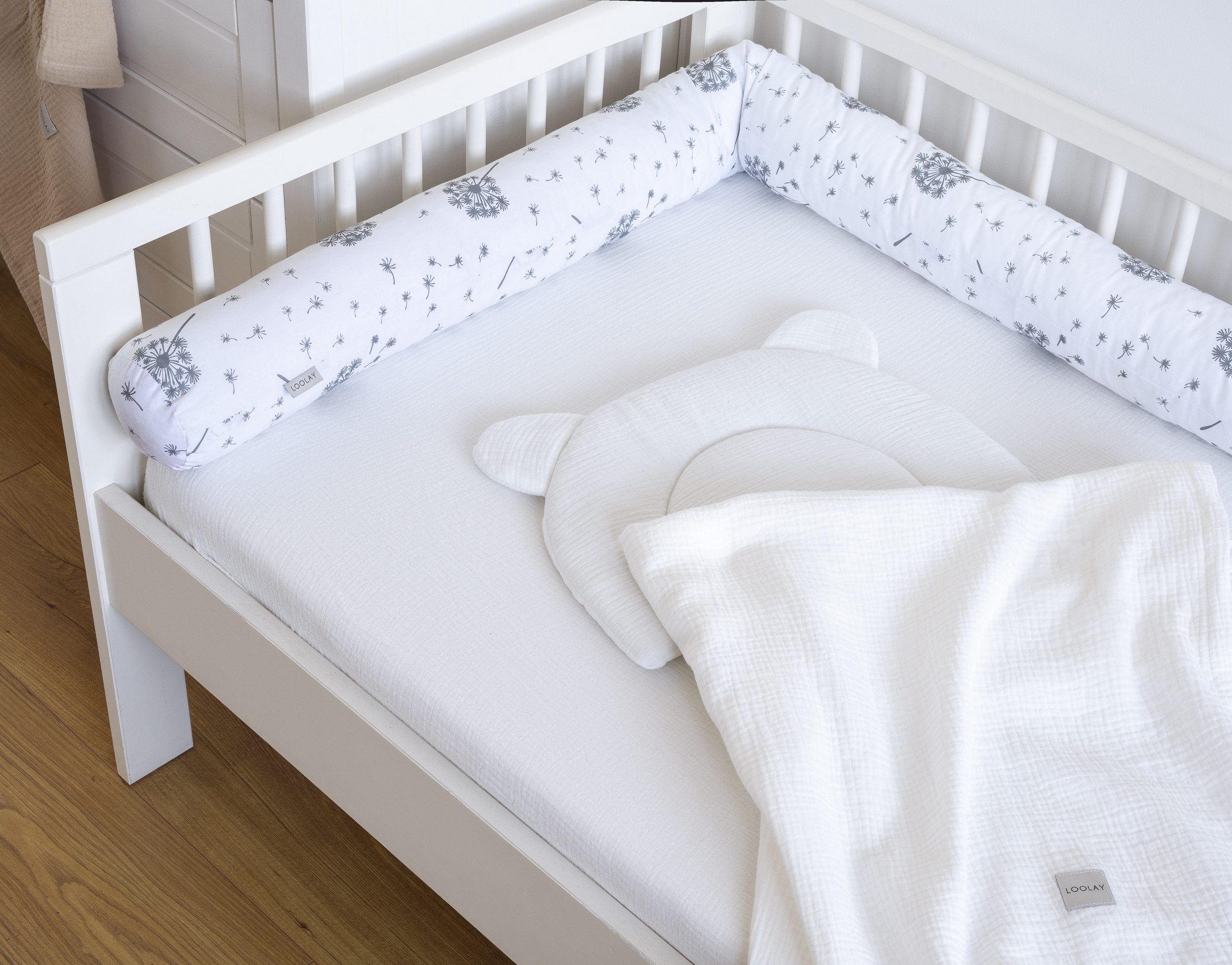 Loolay Nestchenschlange PUSTELBLUME WEIß Baumwolle Multifunktion PREMIUM Bettschlange Schlange, (Bettumrandung Krabbeldecke Babybett Umrandung Schlange Bett Kopfschutz, Zierkissen Bettrolle Dekokissen Zugluftstopper - Super GESCHENK), LOOLAY® - 100% Europäische Stoffe und Kleinserien-Nähen!